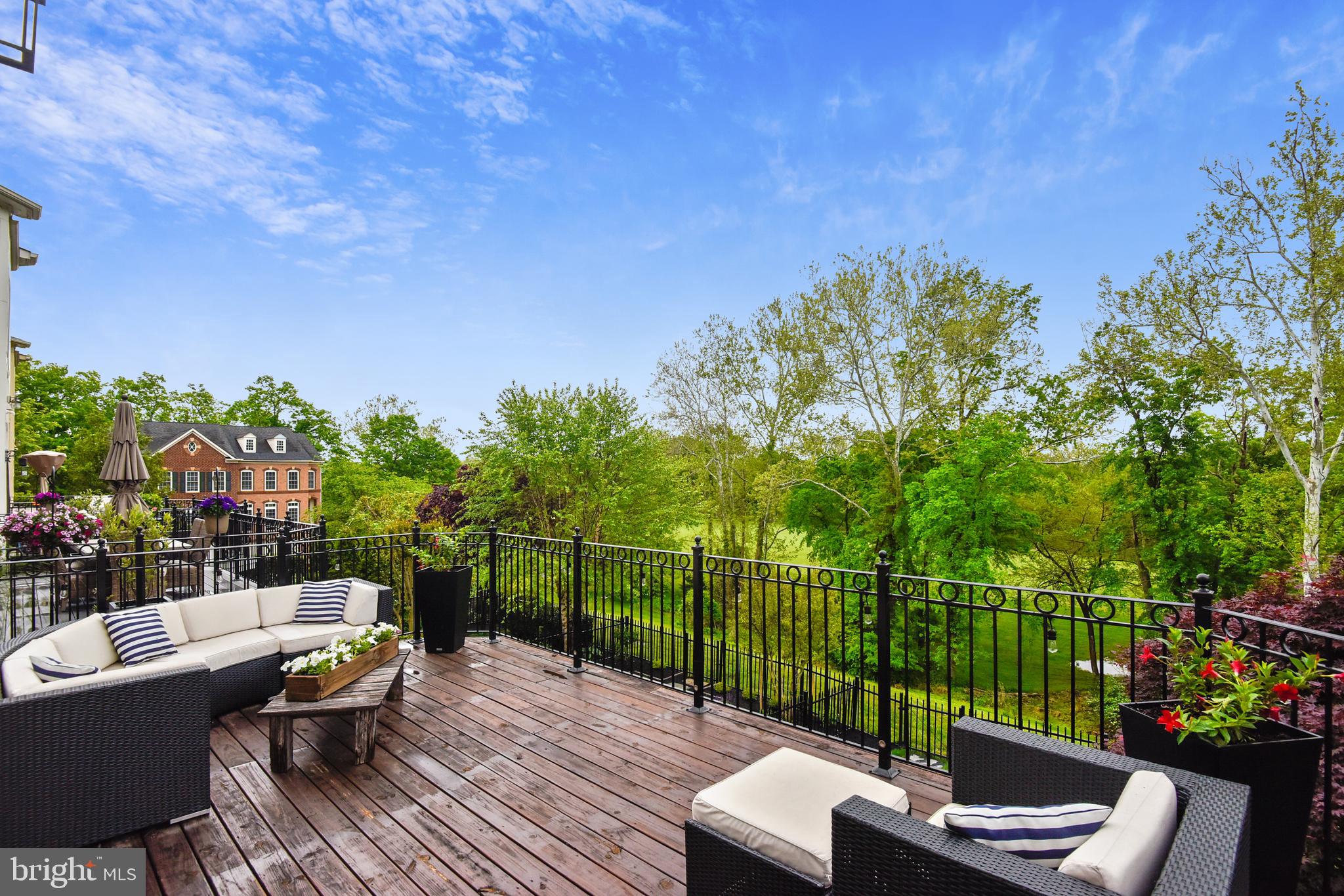 RIVER CREEK - Residential