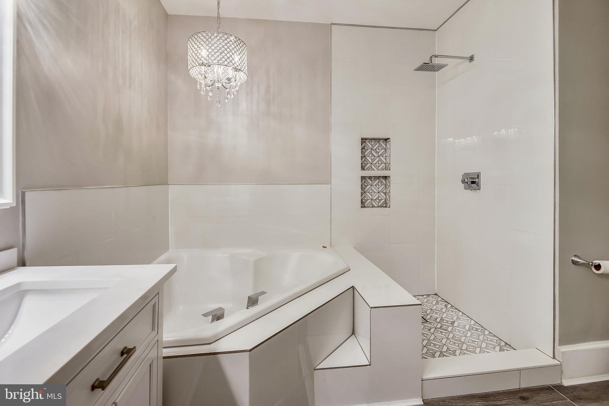 RIVER CREEK - Residential