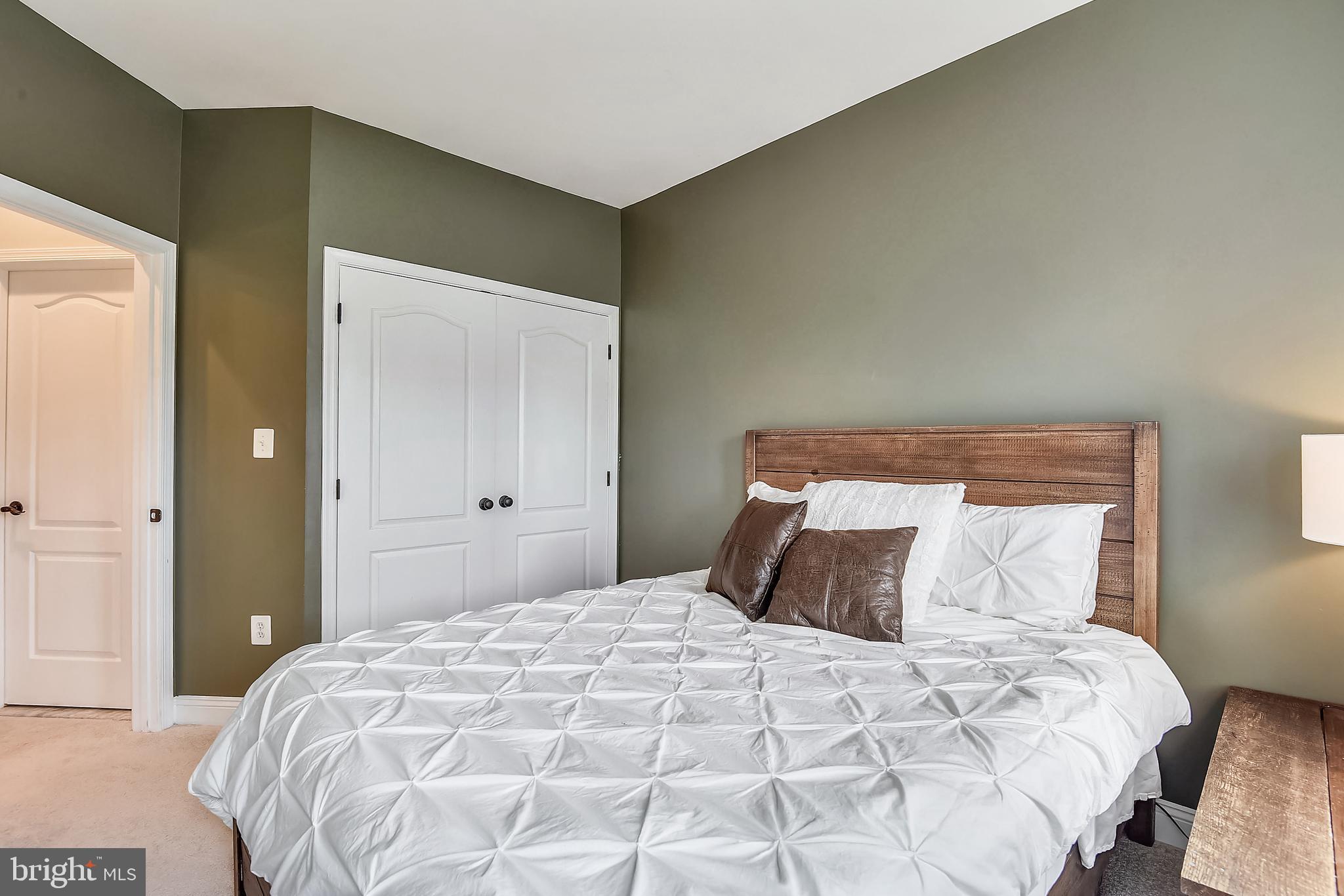 RIVER CREEK - Residential