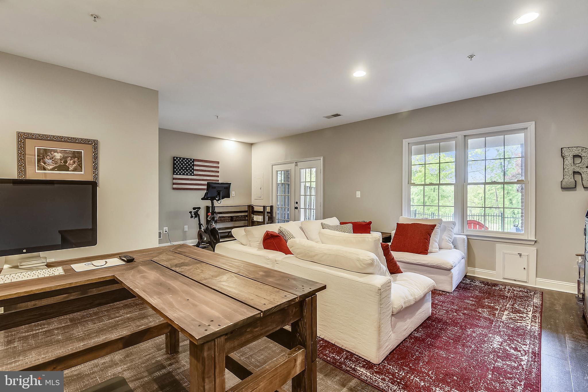 RIVER CREEK - Residential