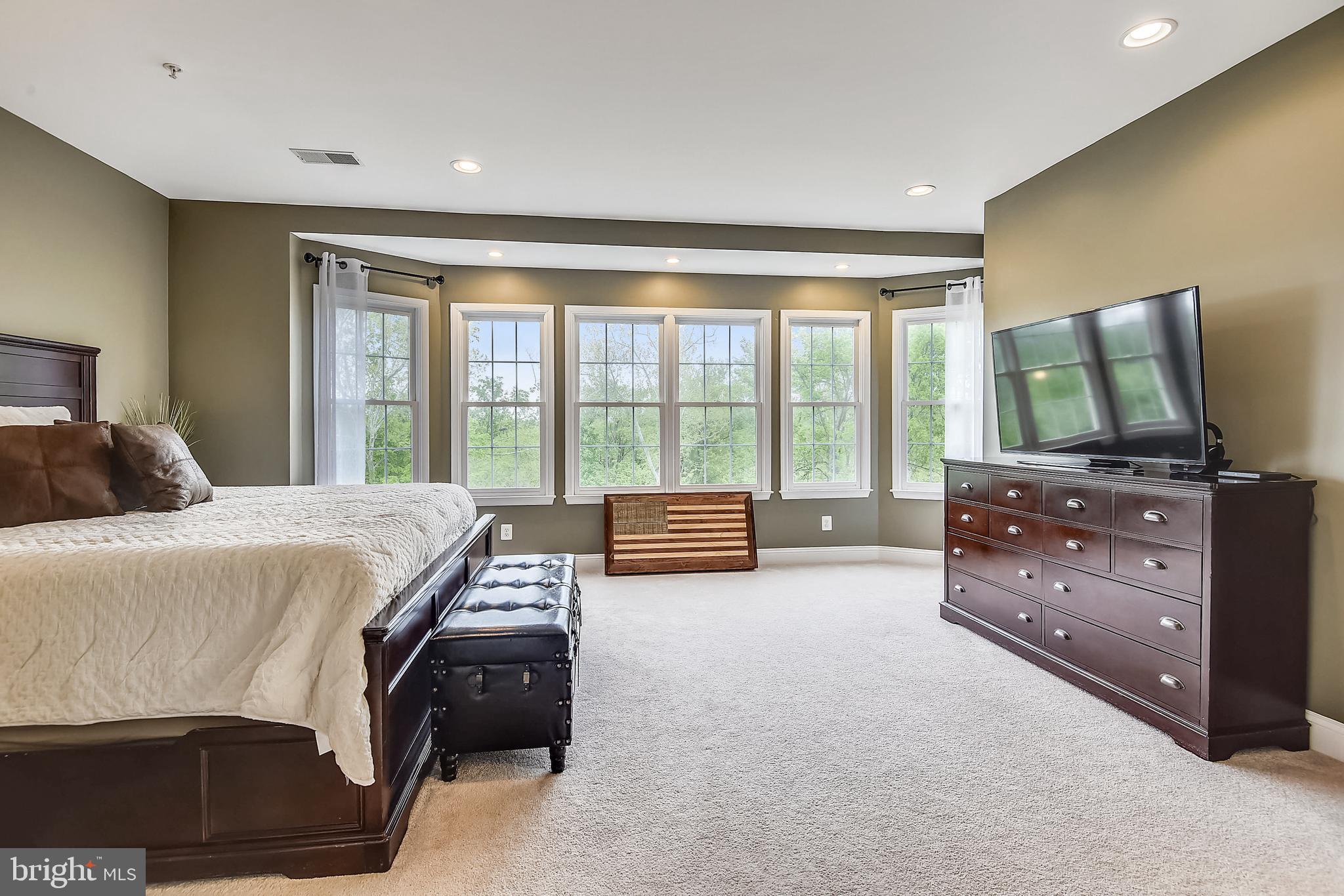 RIVER CREEK - Residential