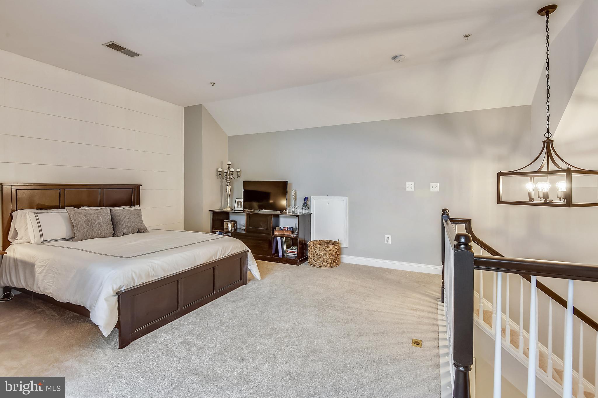 RIVER CREEK - Residential