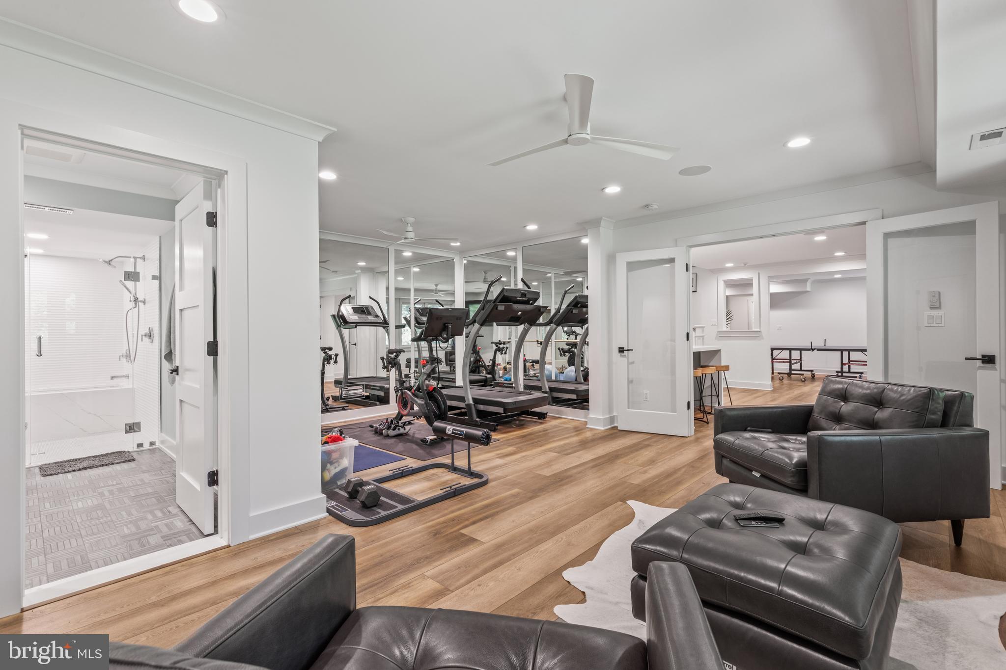 SHERWOOD FOREST - Residential