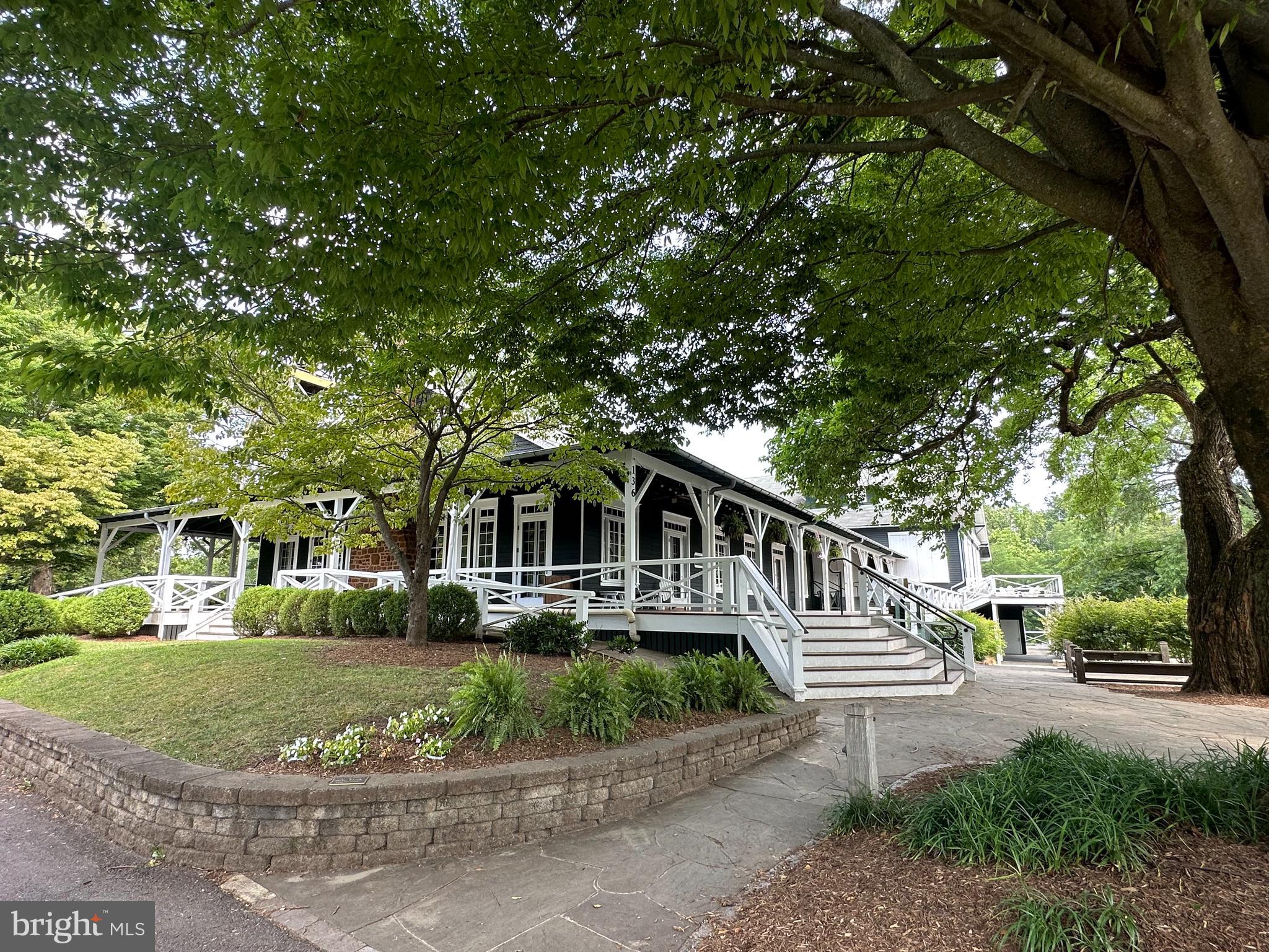 SHERWOOD FOREST - Residential