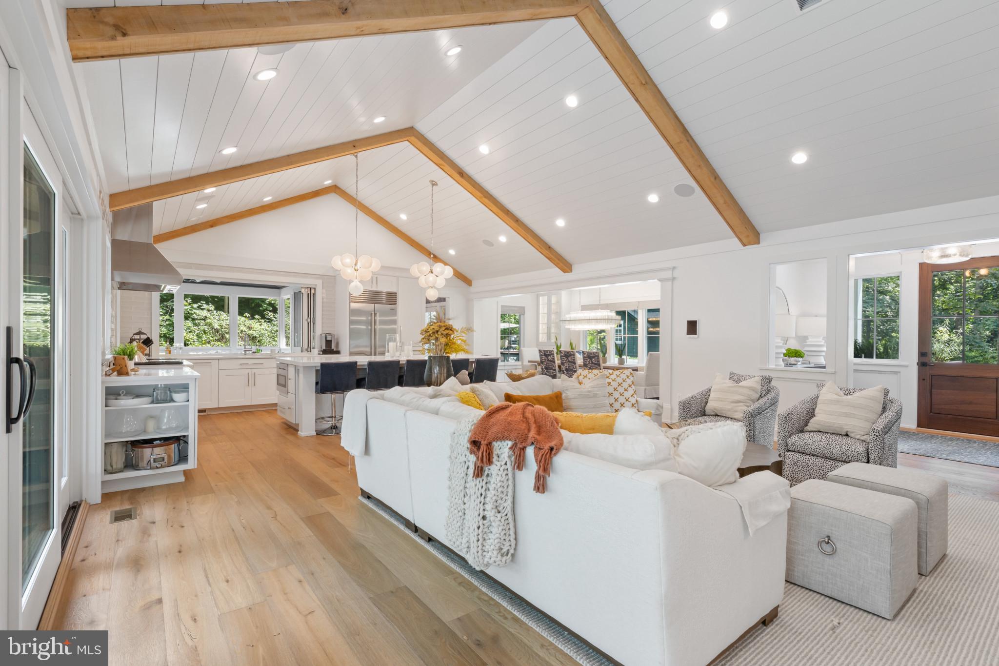 SHERWOOD FOREST - Residential