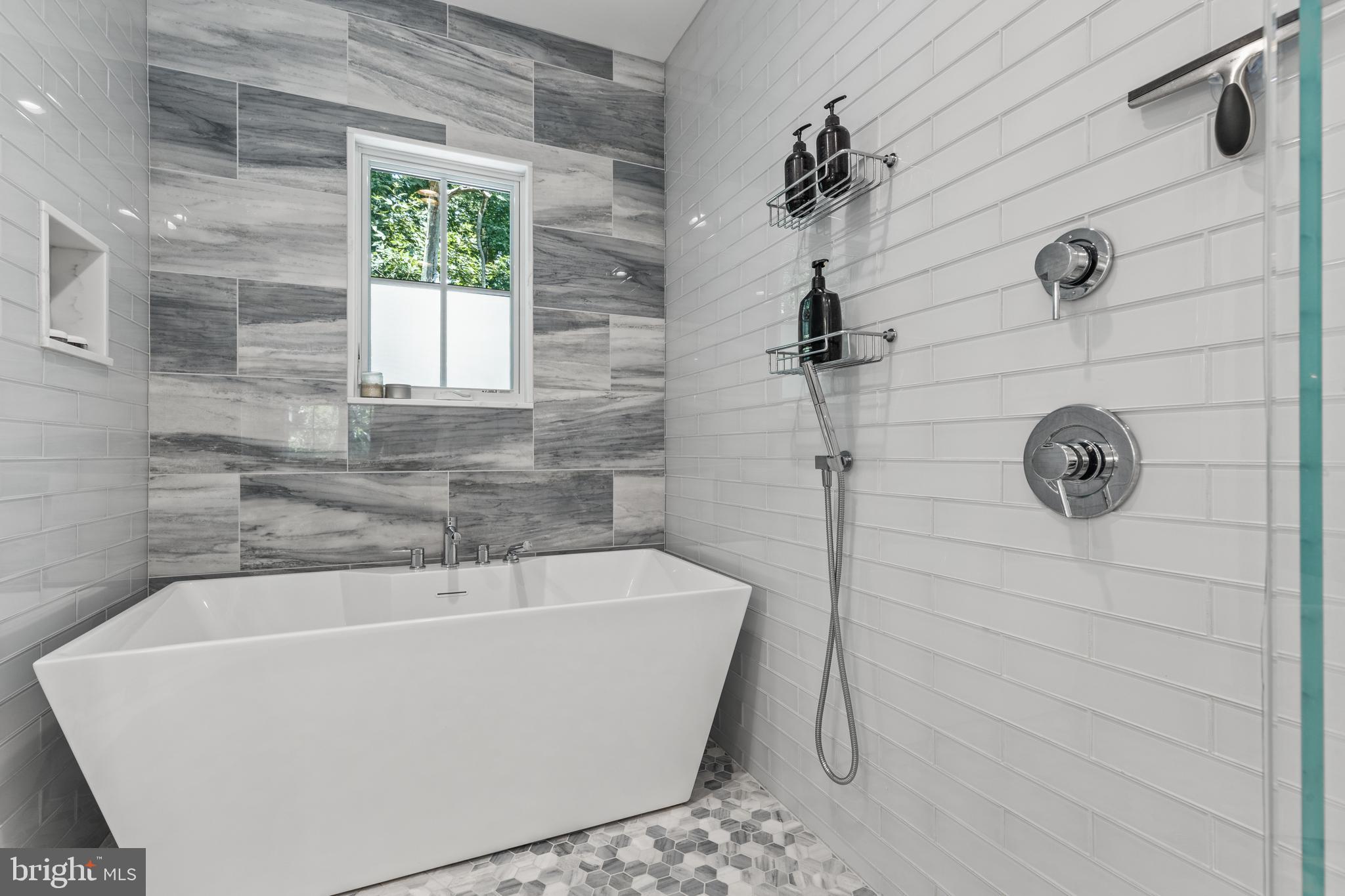 SHERWOOD FOREST - Residential