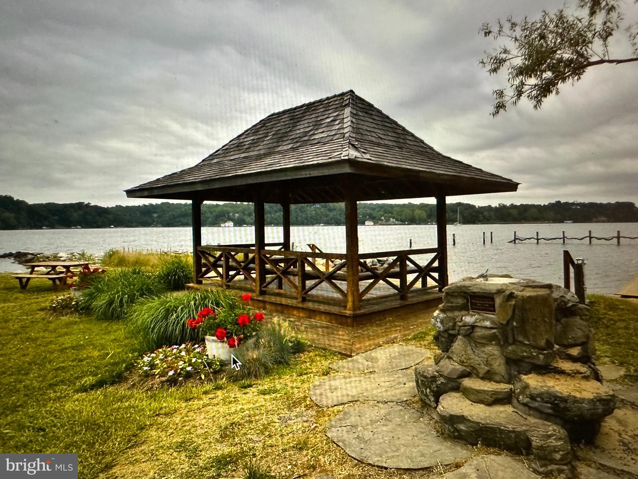 SHERWOOD FOREST - Residential