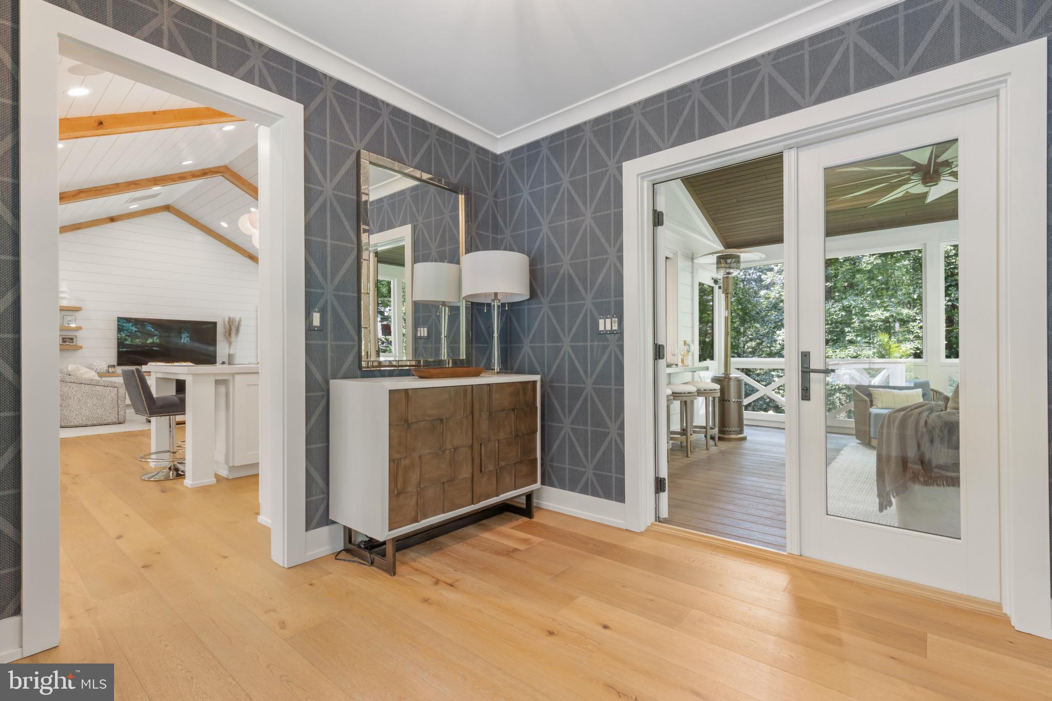 SHERWOOD FOREST - Residential