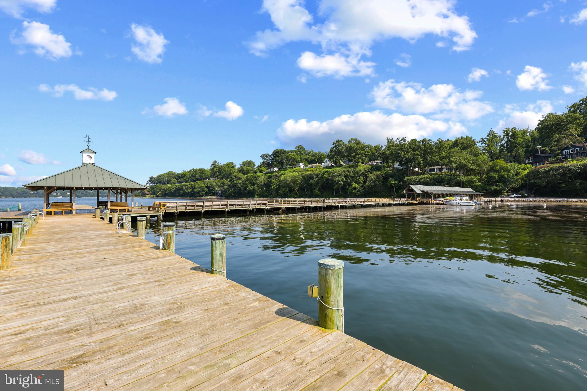 SHERWOOD FOREST - Residential