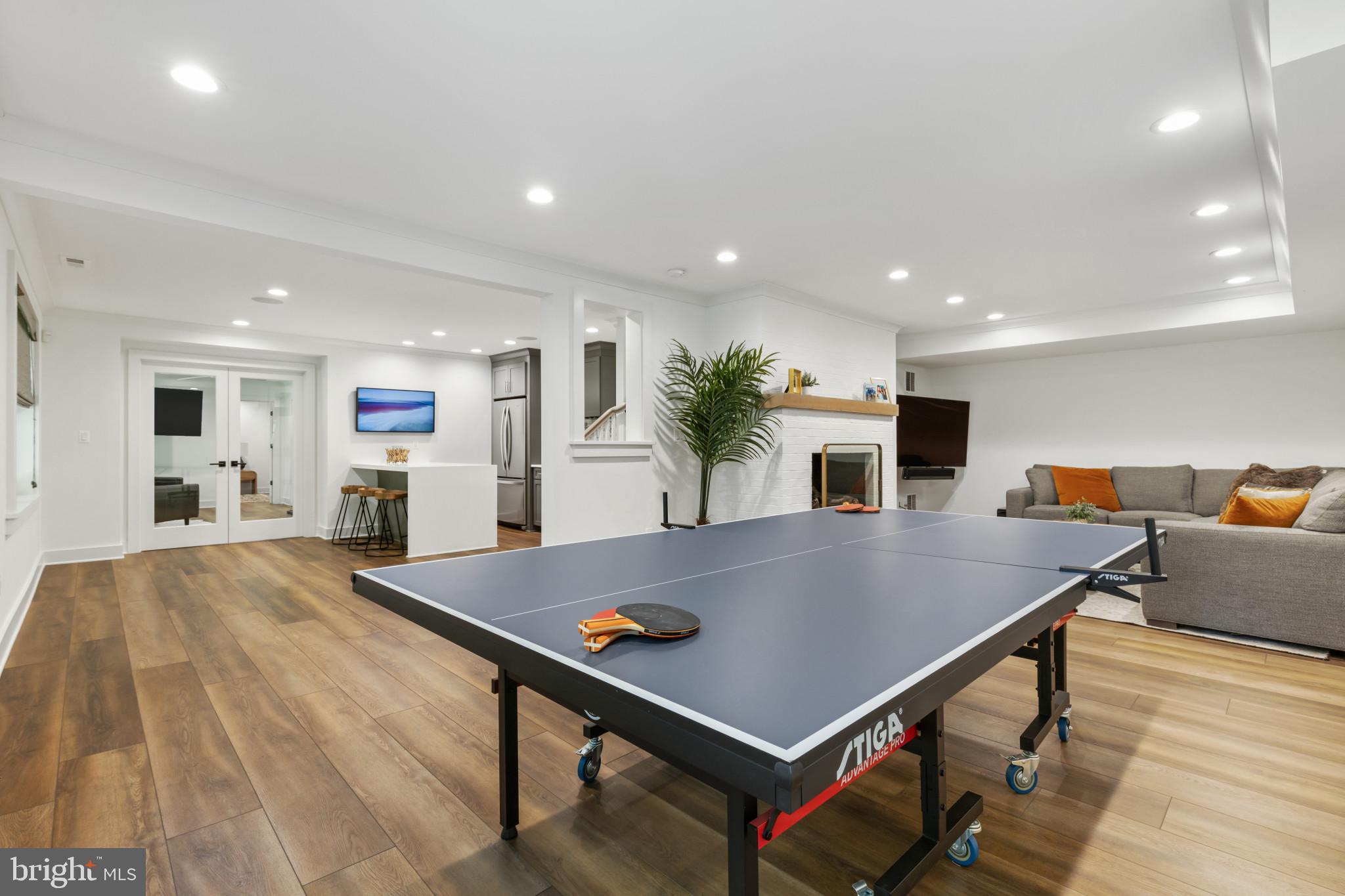 SHERWOOD FOREST - Residential