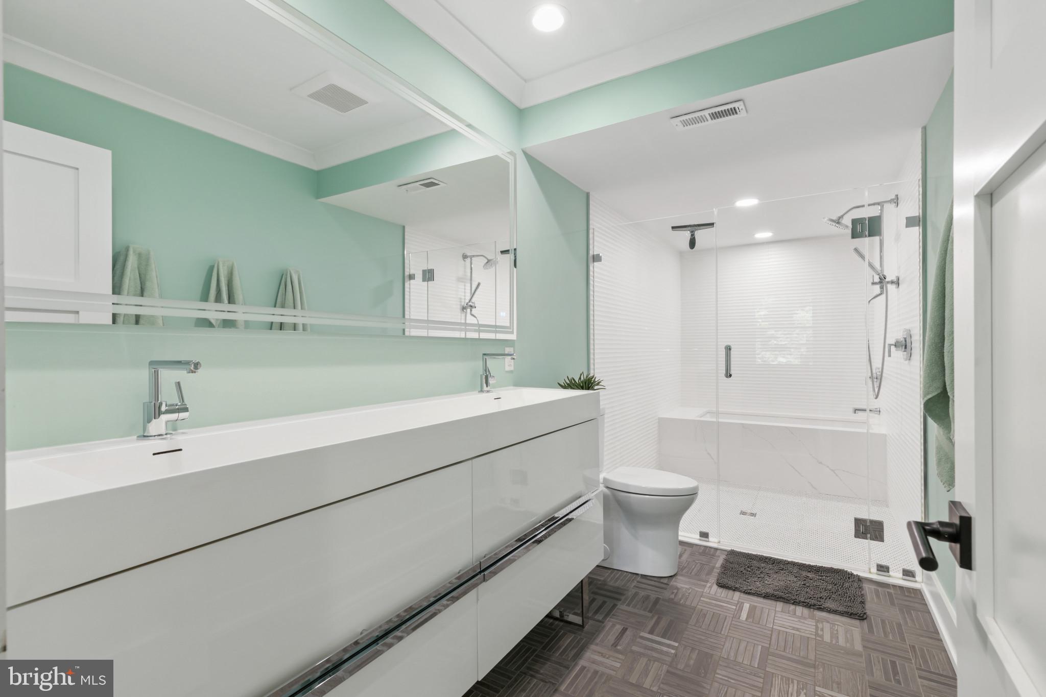 SHERWOOD FOREST - Residential