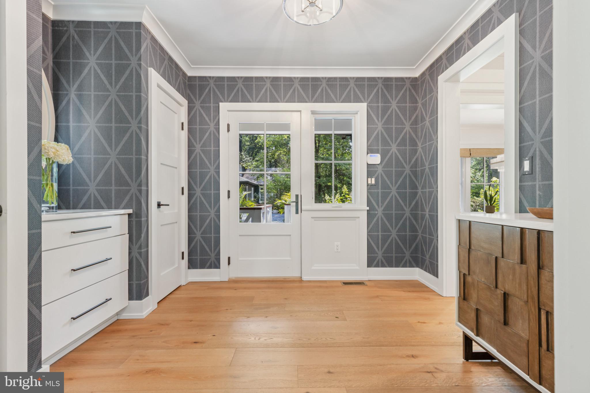 SHERWOOD FOREST - Residential