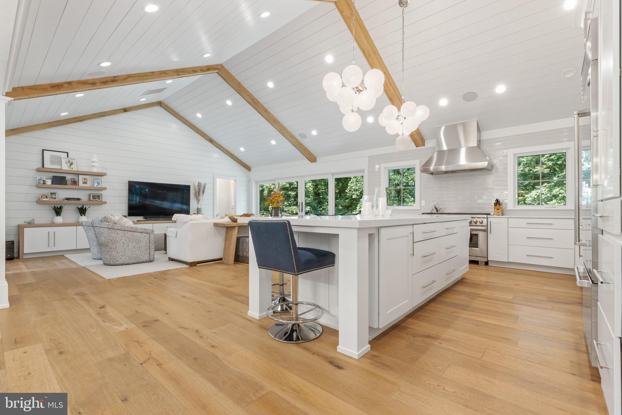 SHERWOOD FOREST - Residential