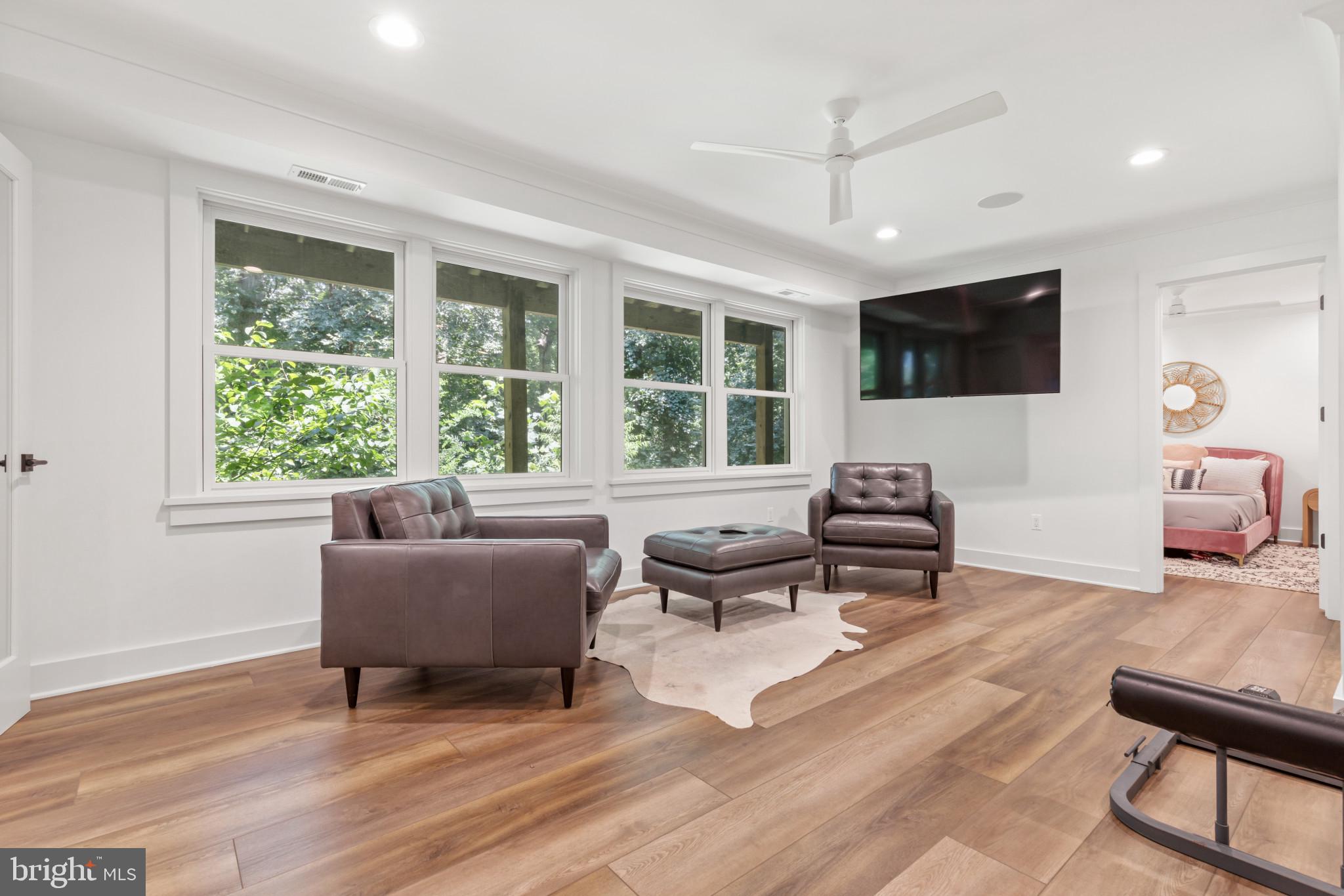 SHERWOOD FOREST - Residential