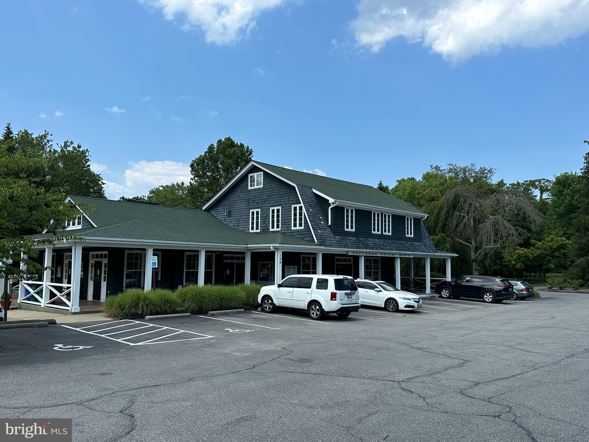 SHERWOOD FOREST - Residential