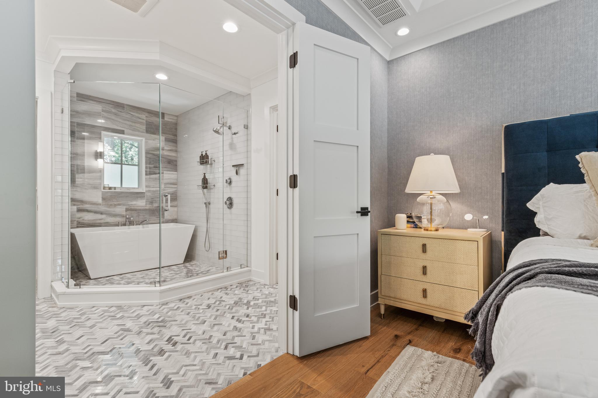 SHERWOOD FOREST - Residential