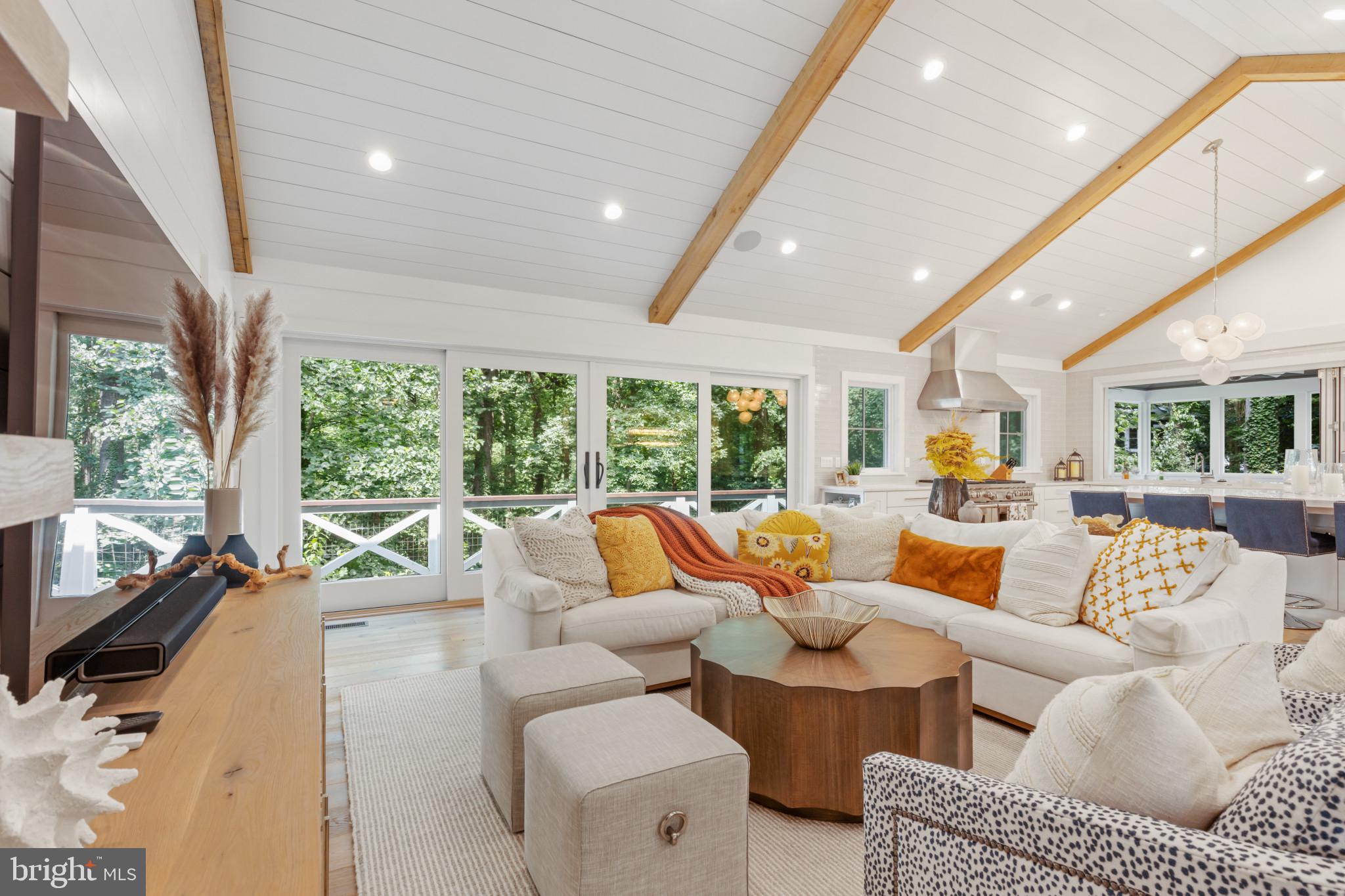 SHERWOOD FOREST - Residential