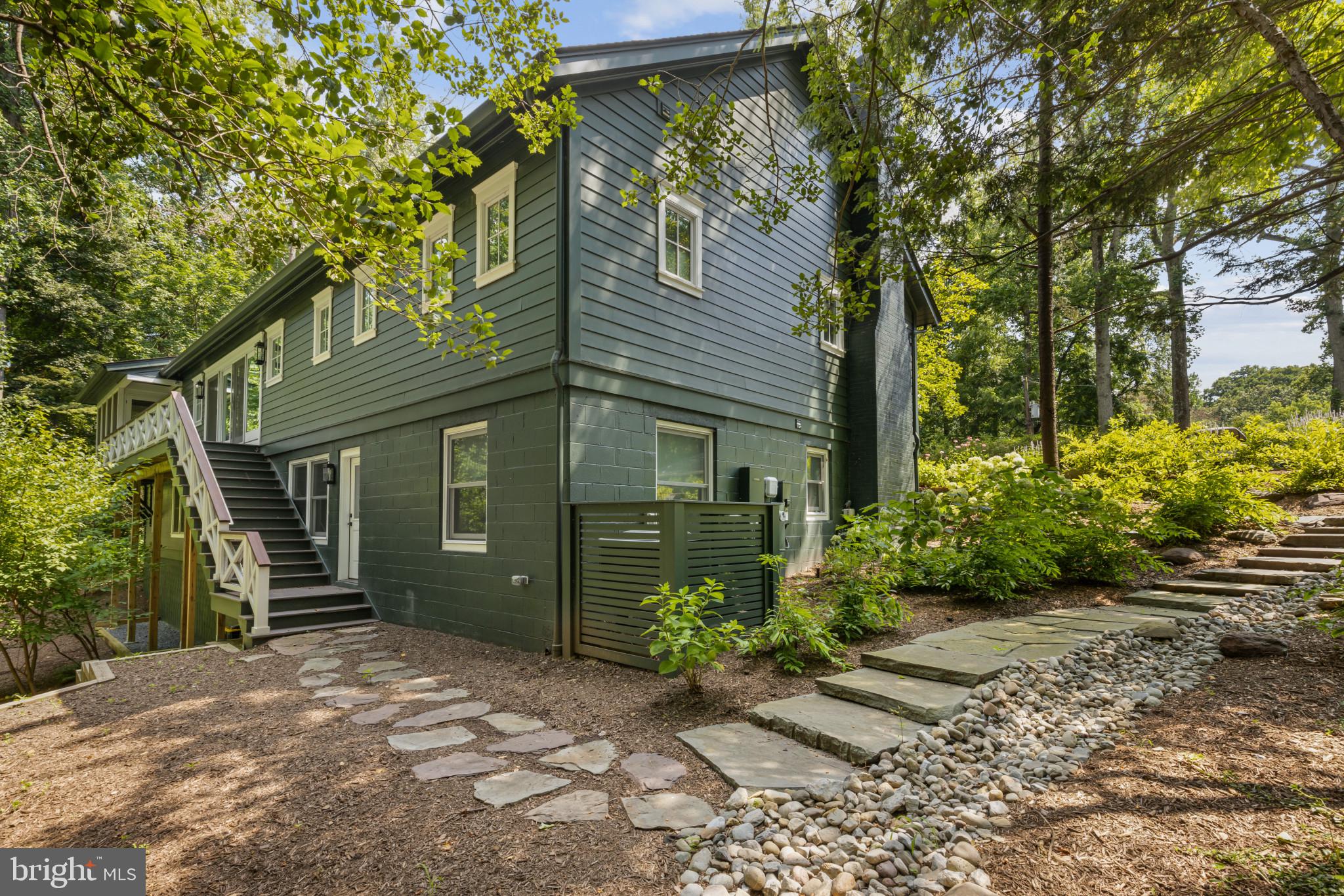 SHERWOOD FOREST - Residential