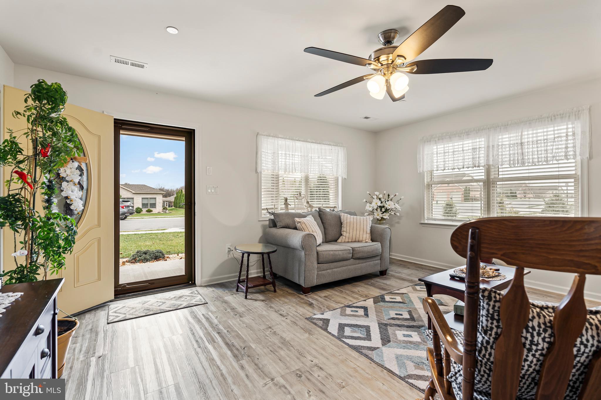 EMERALD POINTE - Residential