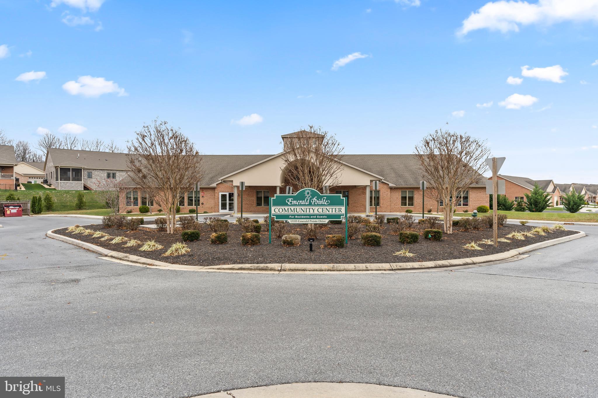 EMERALD POINTE - Residential