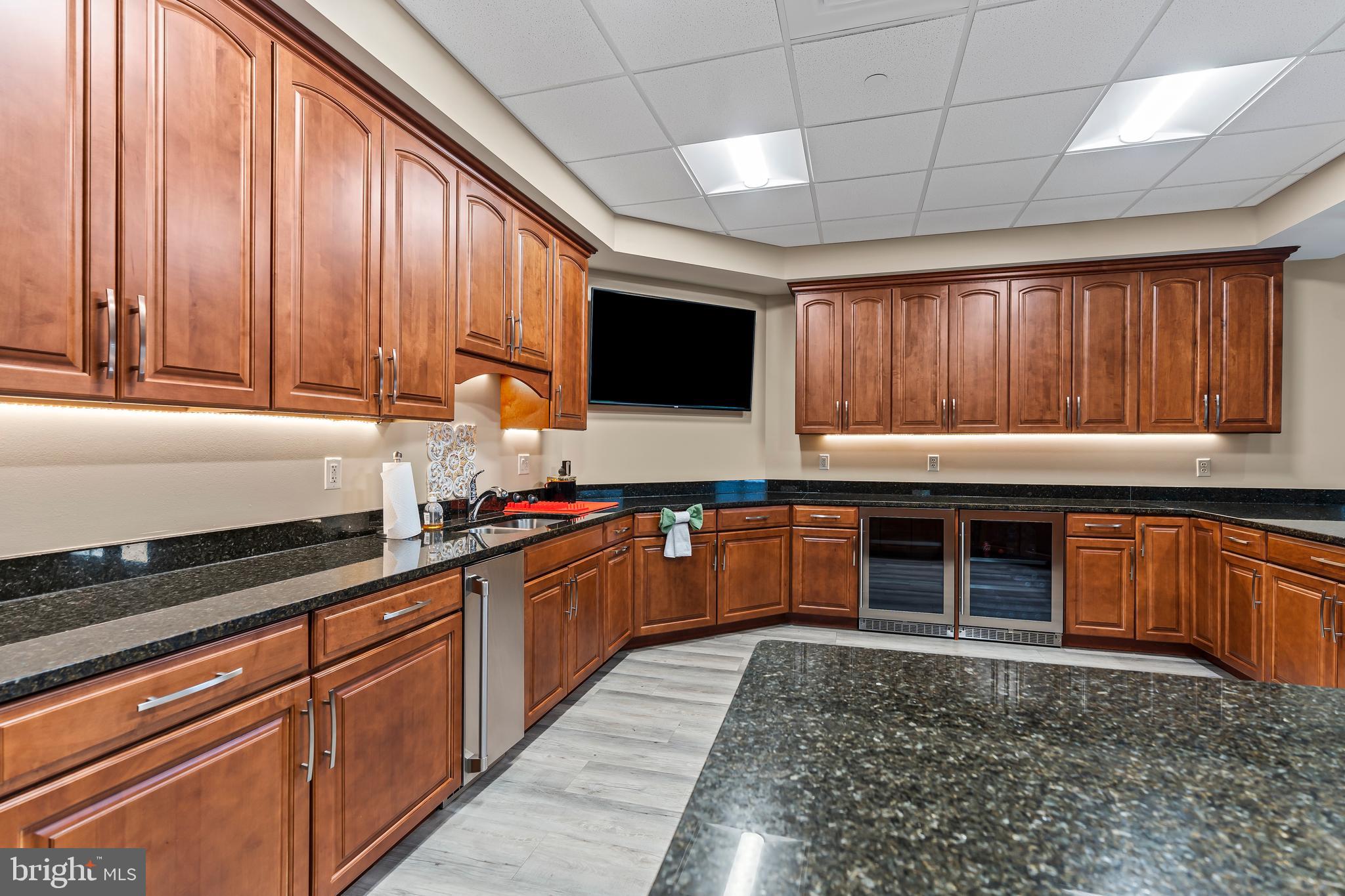 EMERALD POINTE - Residential