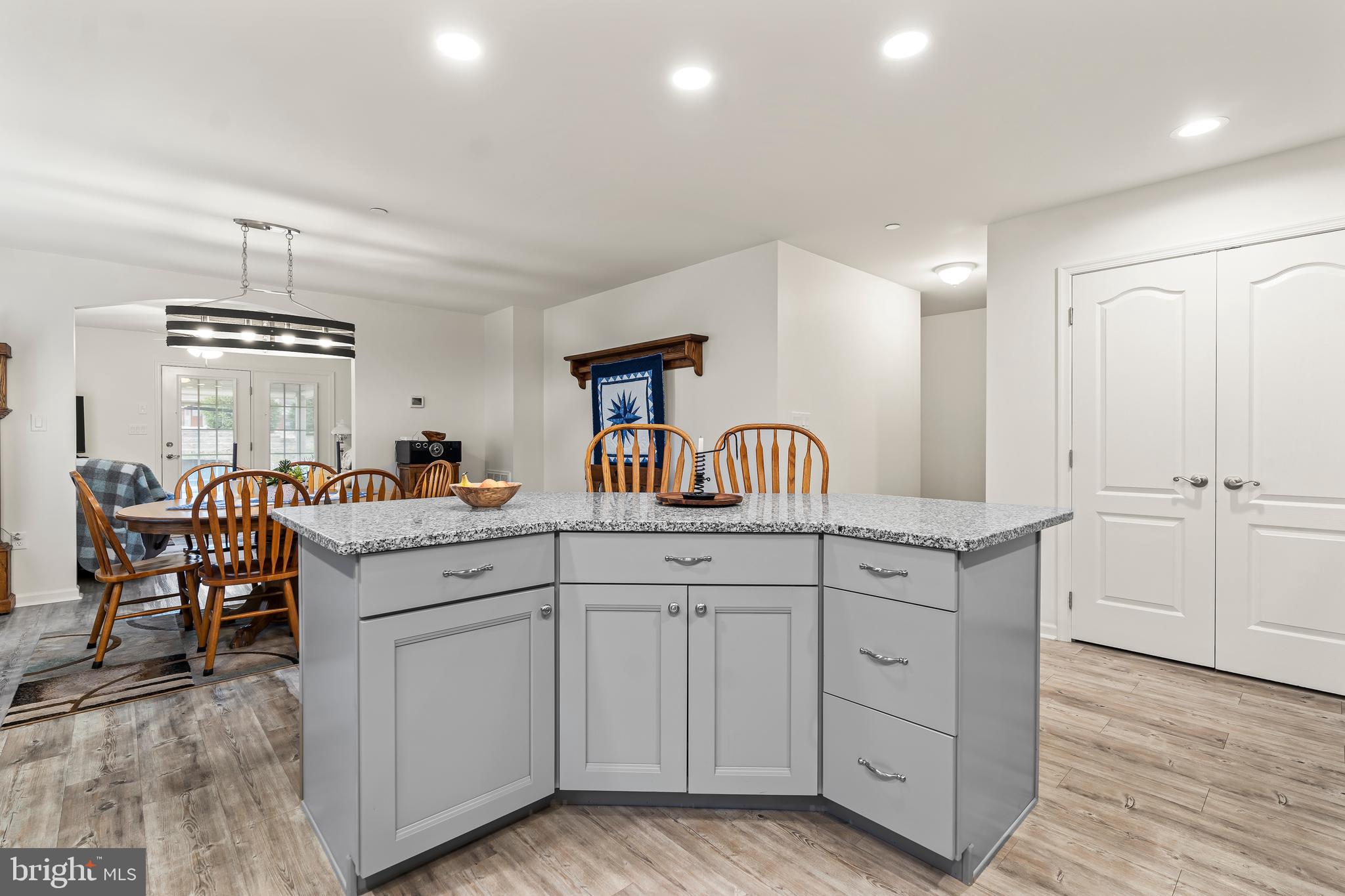 EMERALD POINTE - Residential