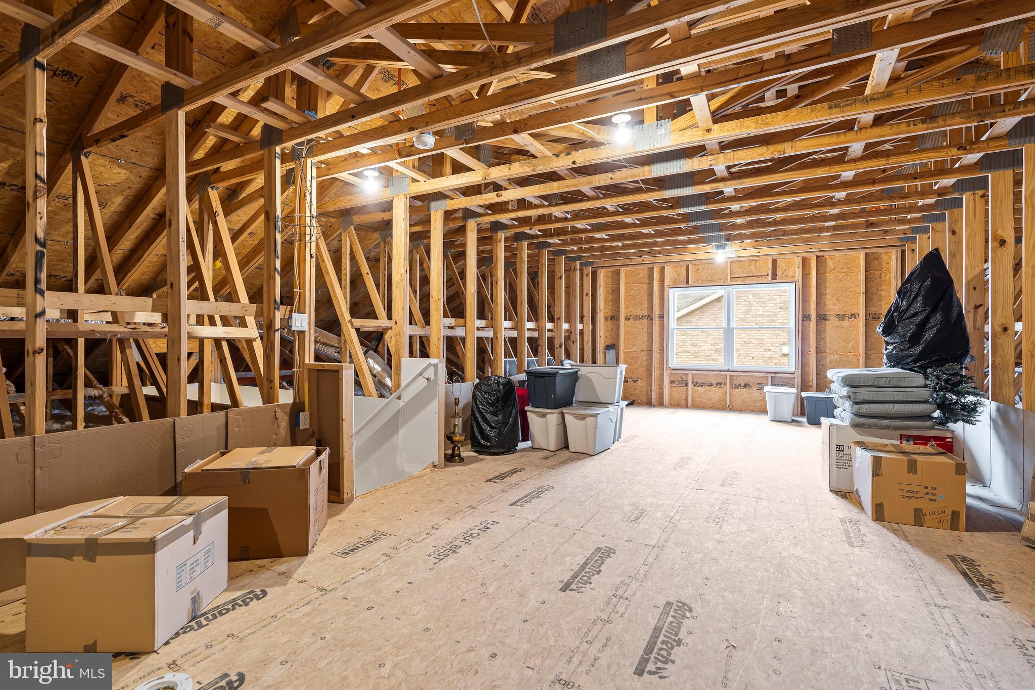 EMERALD POINTE - Residential