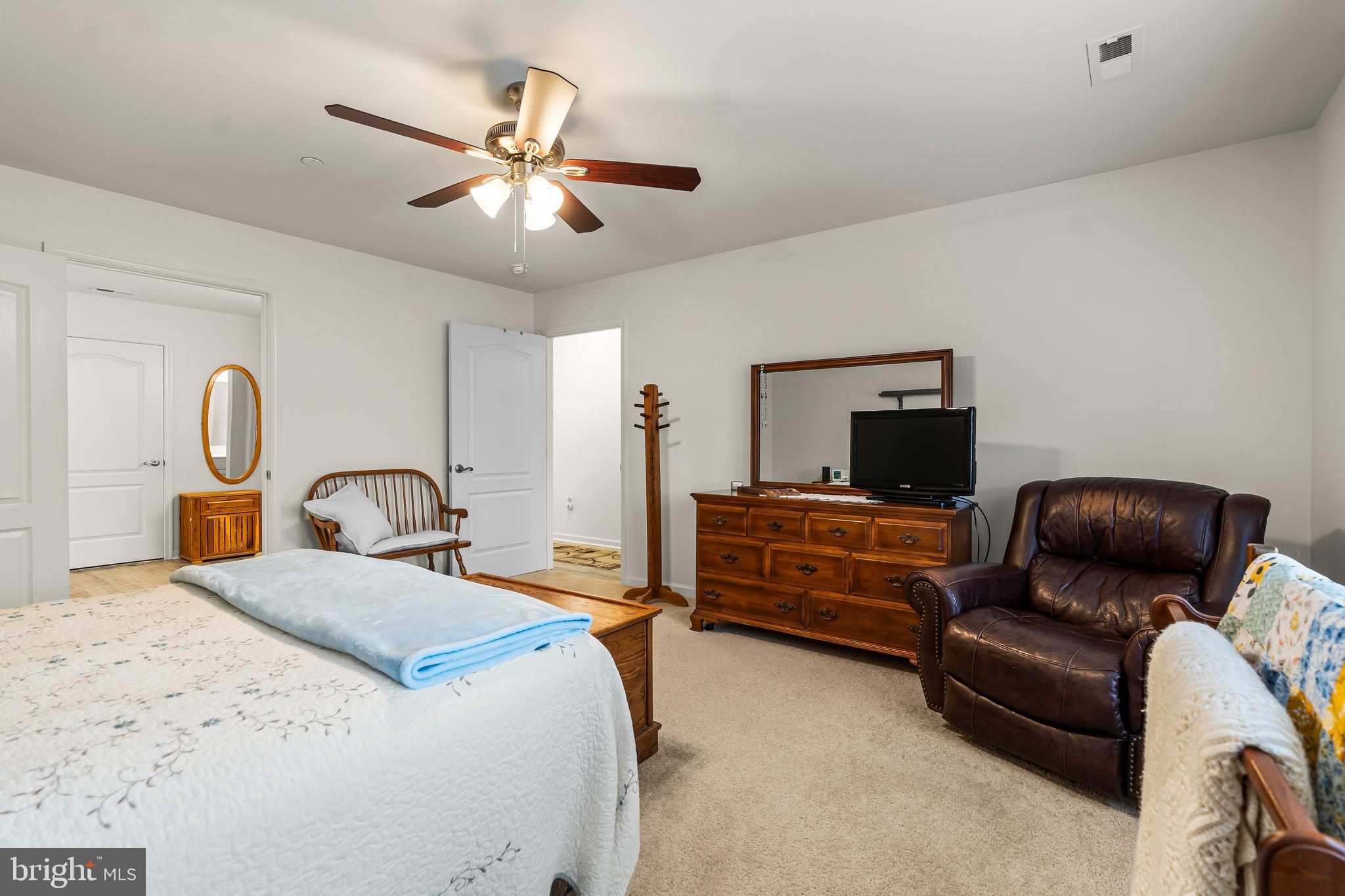 EMERALD POINTE - Residential