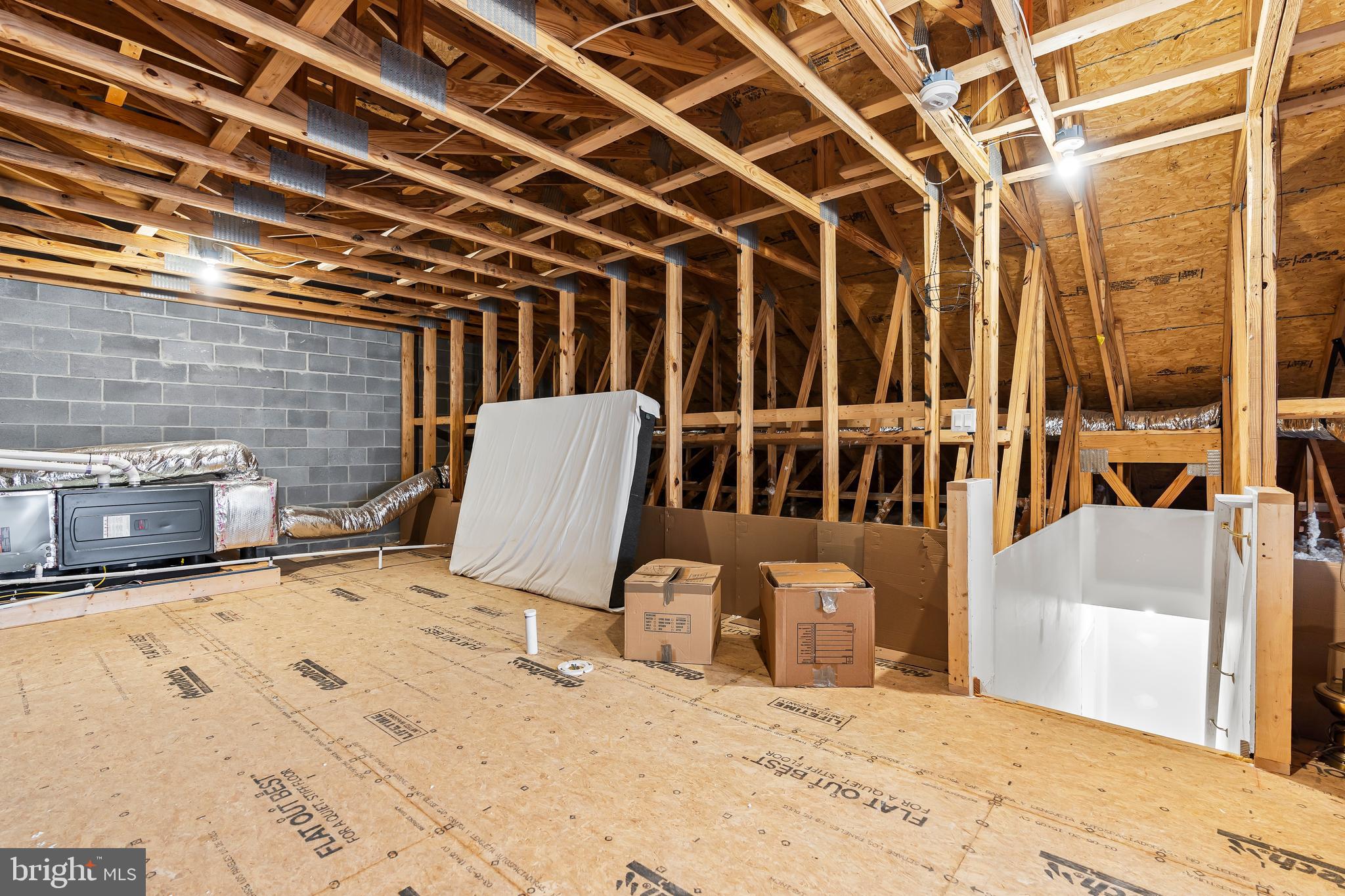 EMERALD POINTE - Residential