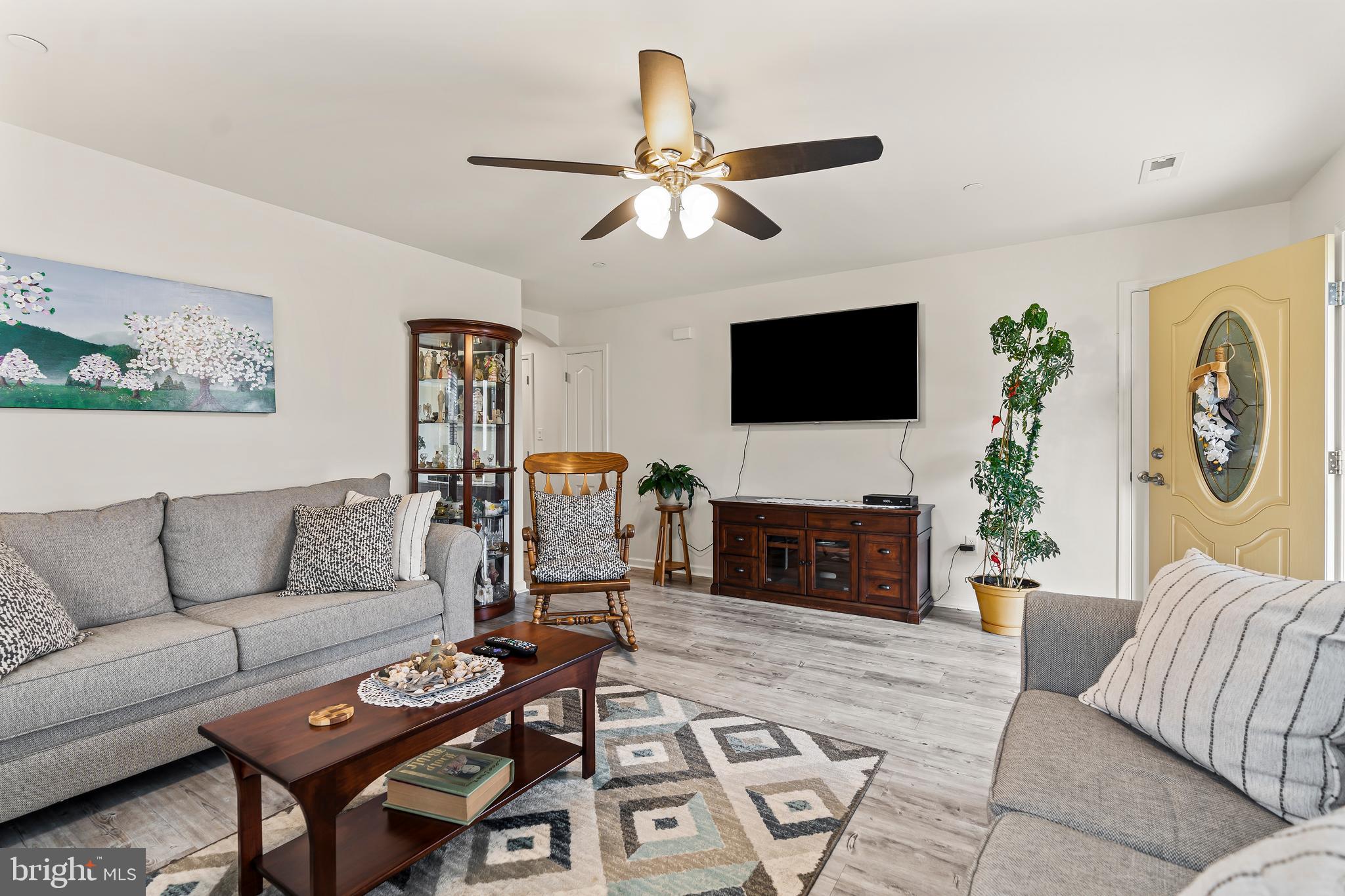 EMERALD POINTE - Residential