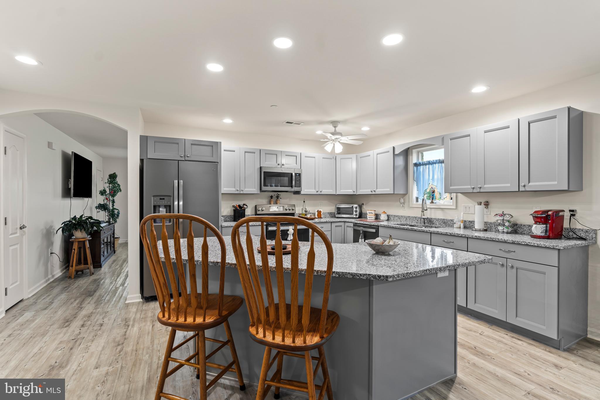 EMERALD POINTE - Residential