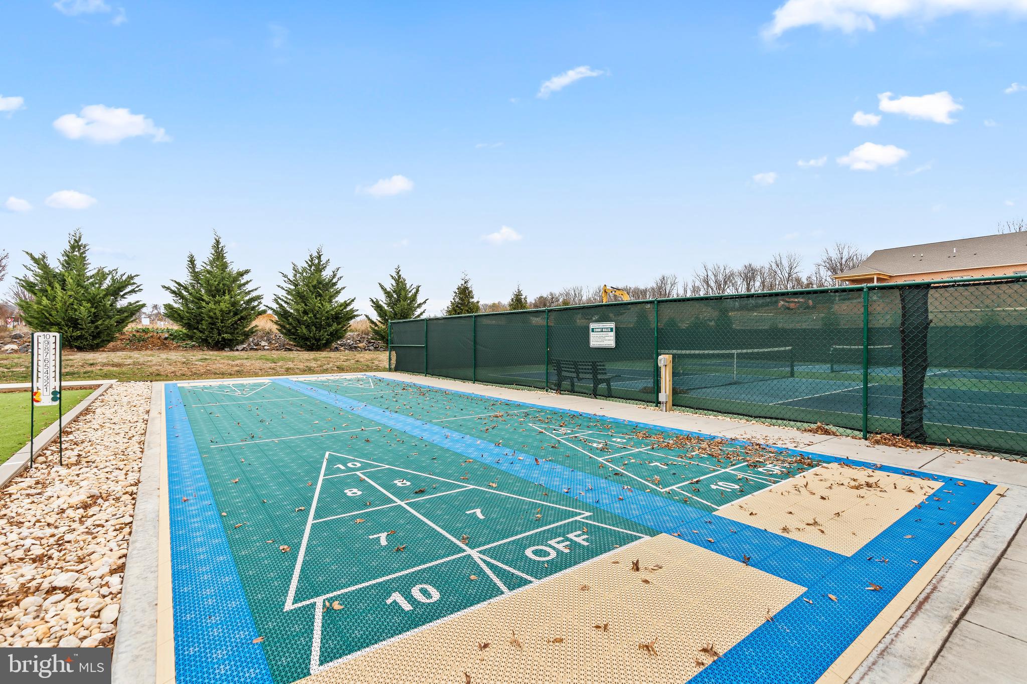 EMERALD POINTE - Residential