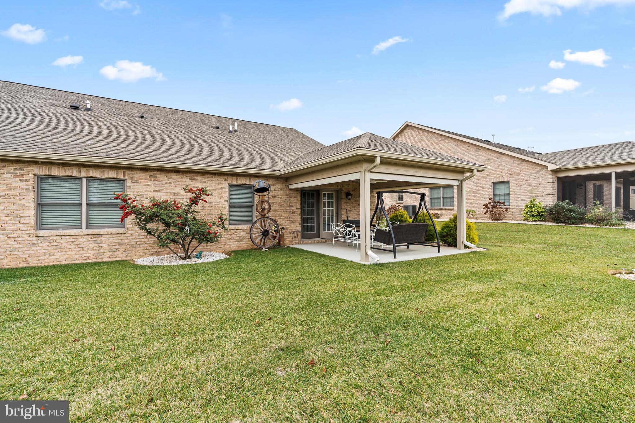 EMERALD POINTE - Residential