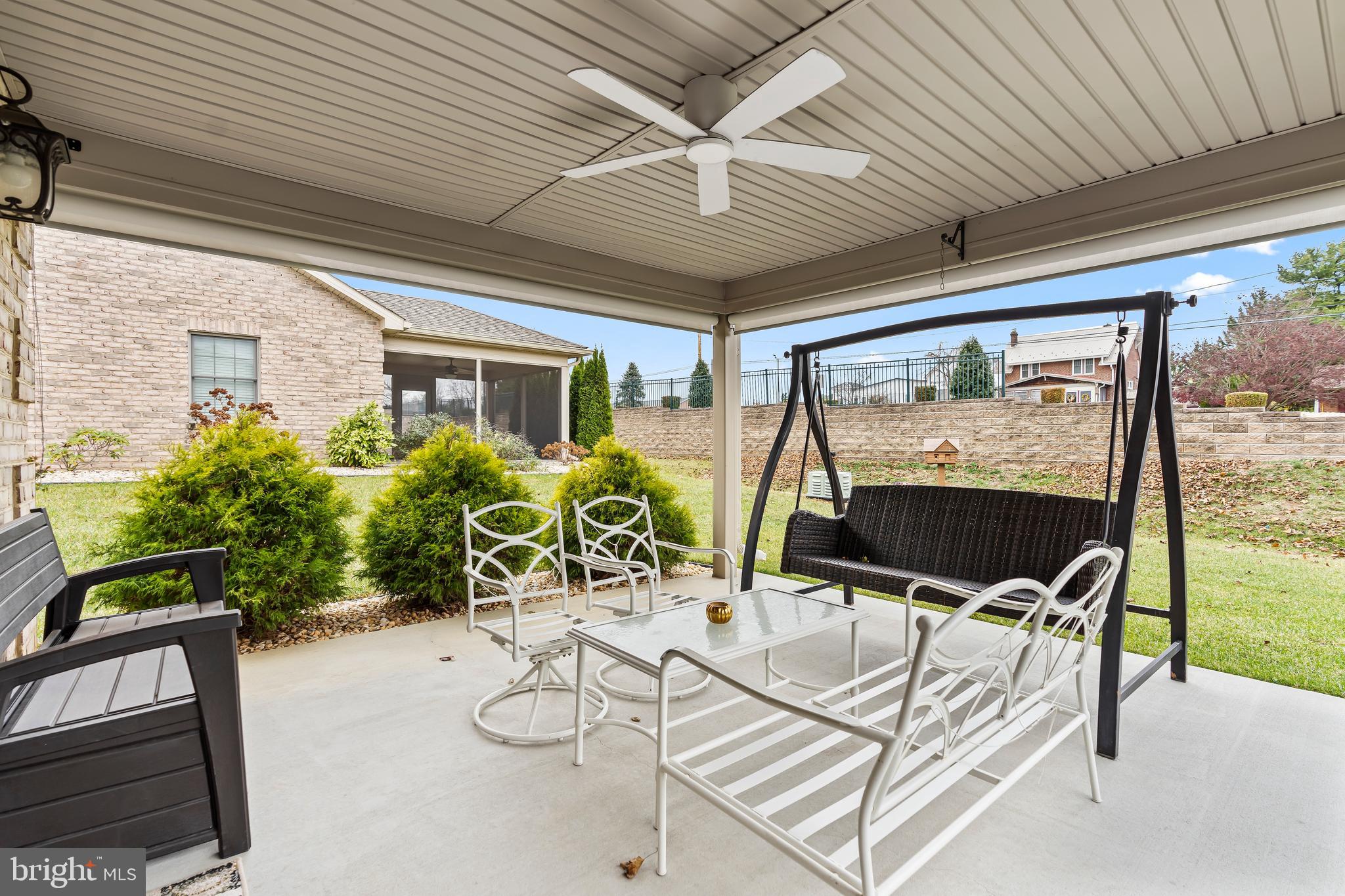 EMERALD POINTE - Residential