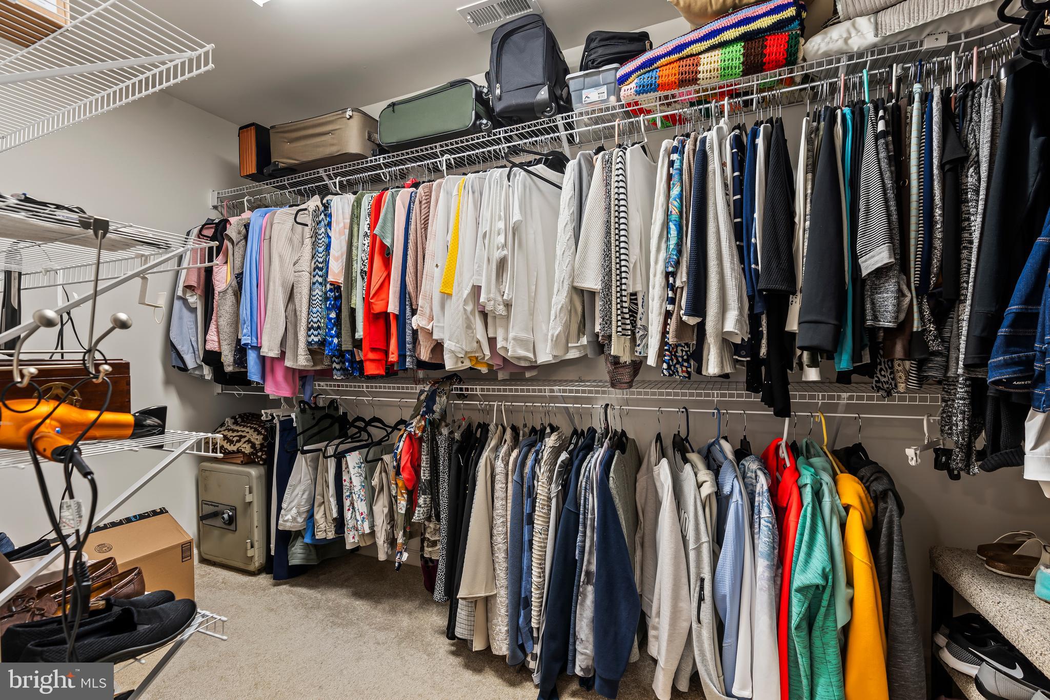 EMERALD POINTE - Residential