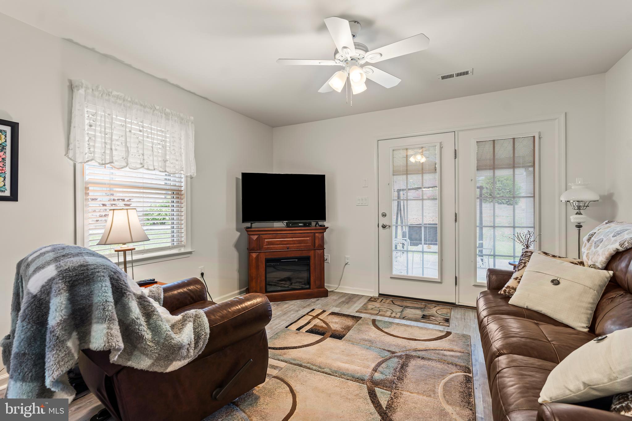 EMERALD POINTE - Residential