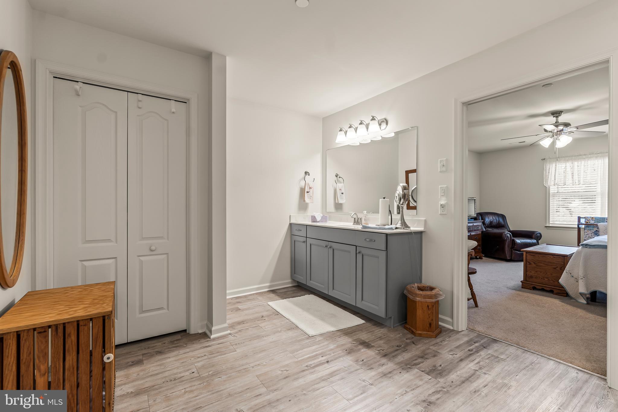 EMERALD POINTE - Residential