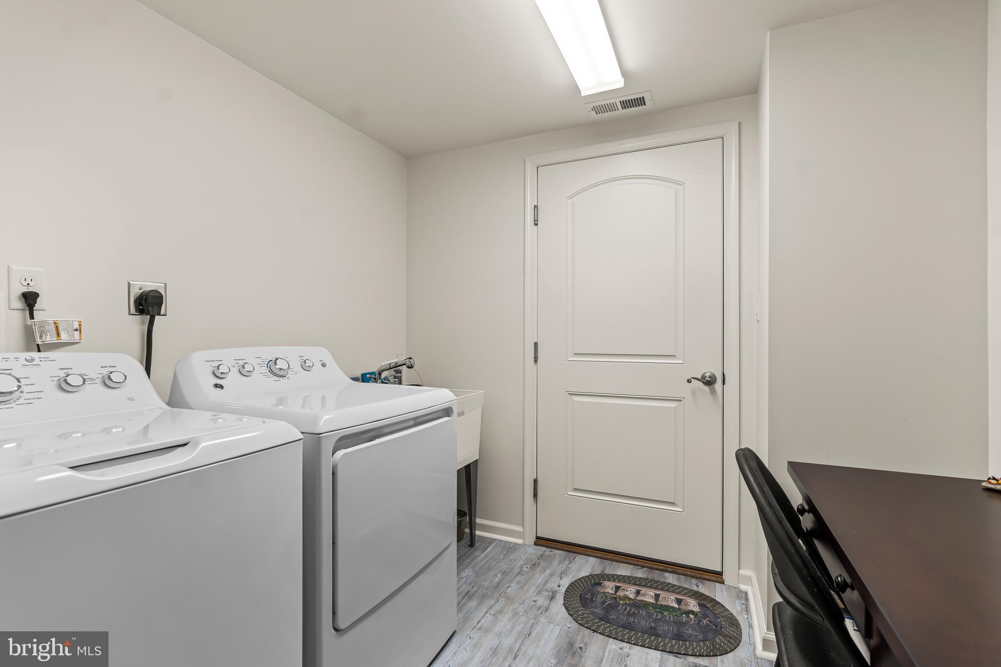 EMERALD POINTE - Residential