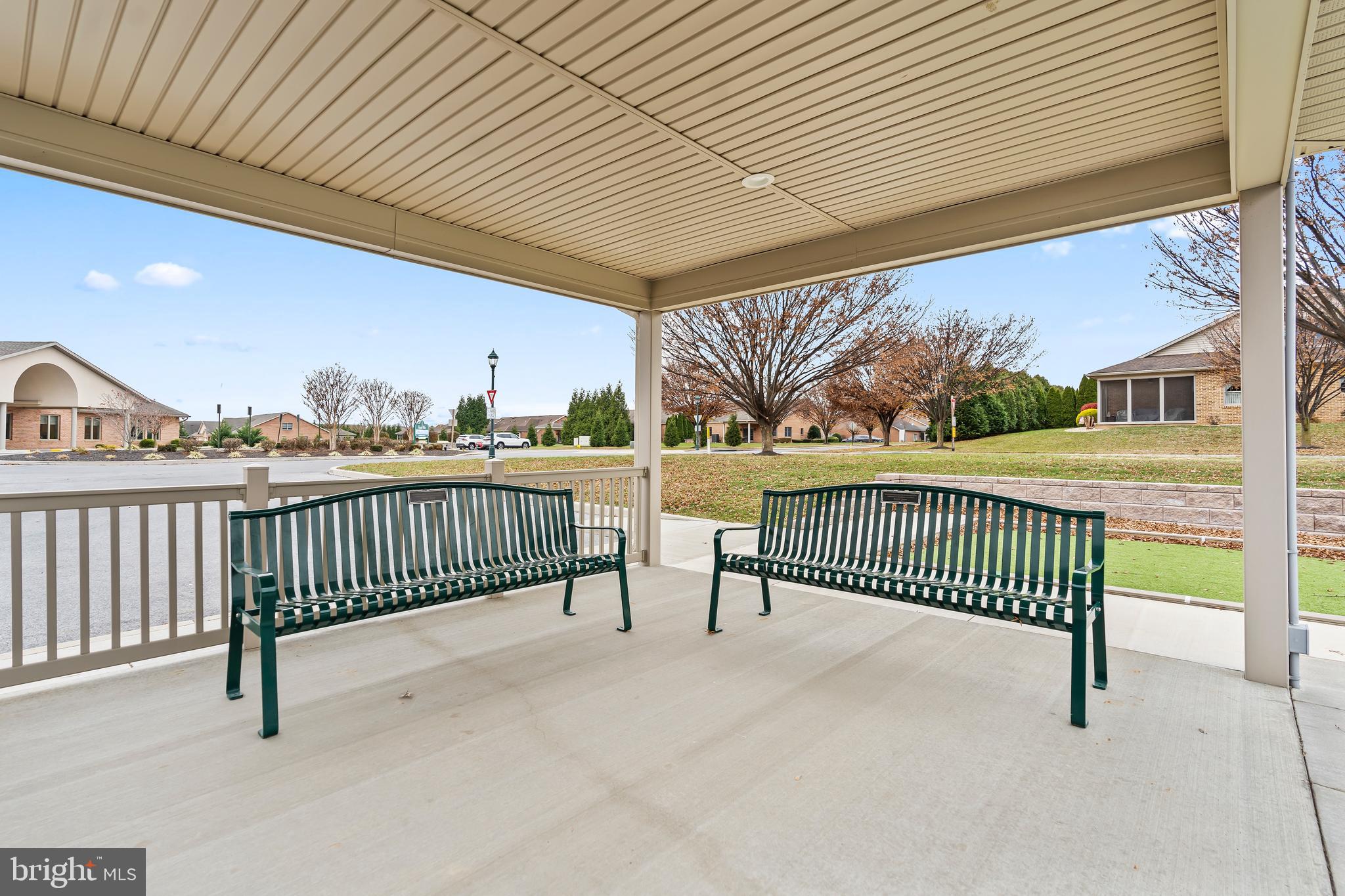 EMERALD POINTE - Residential