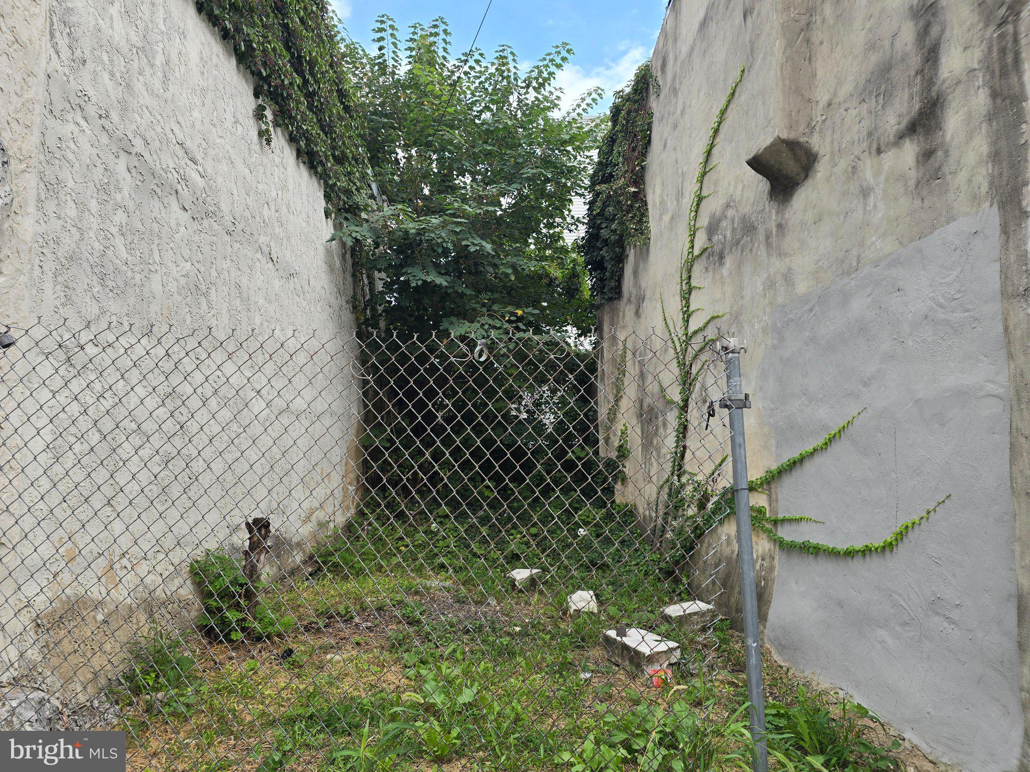 1319 N 17TH STREET
