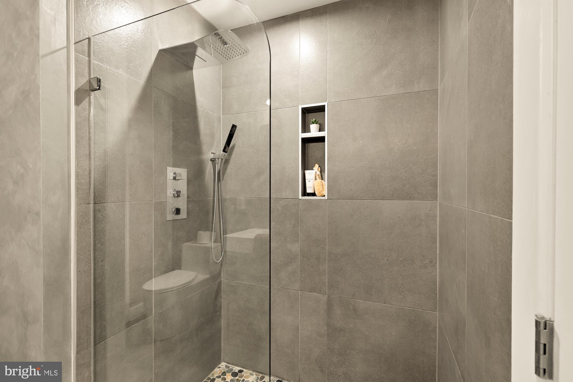 HYATTSVILLE - Residential