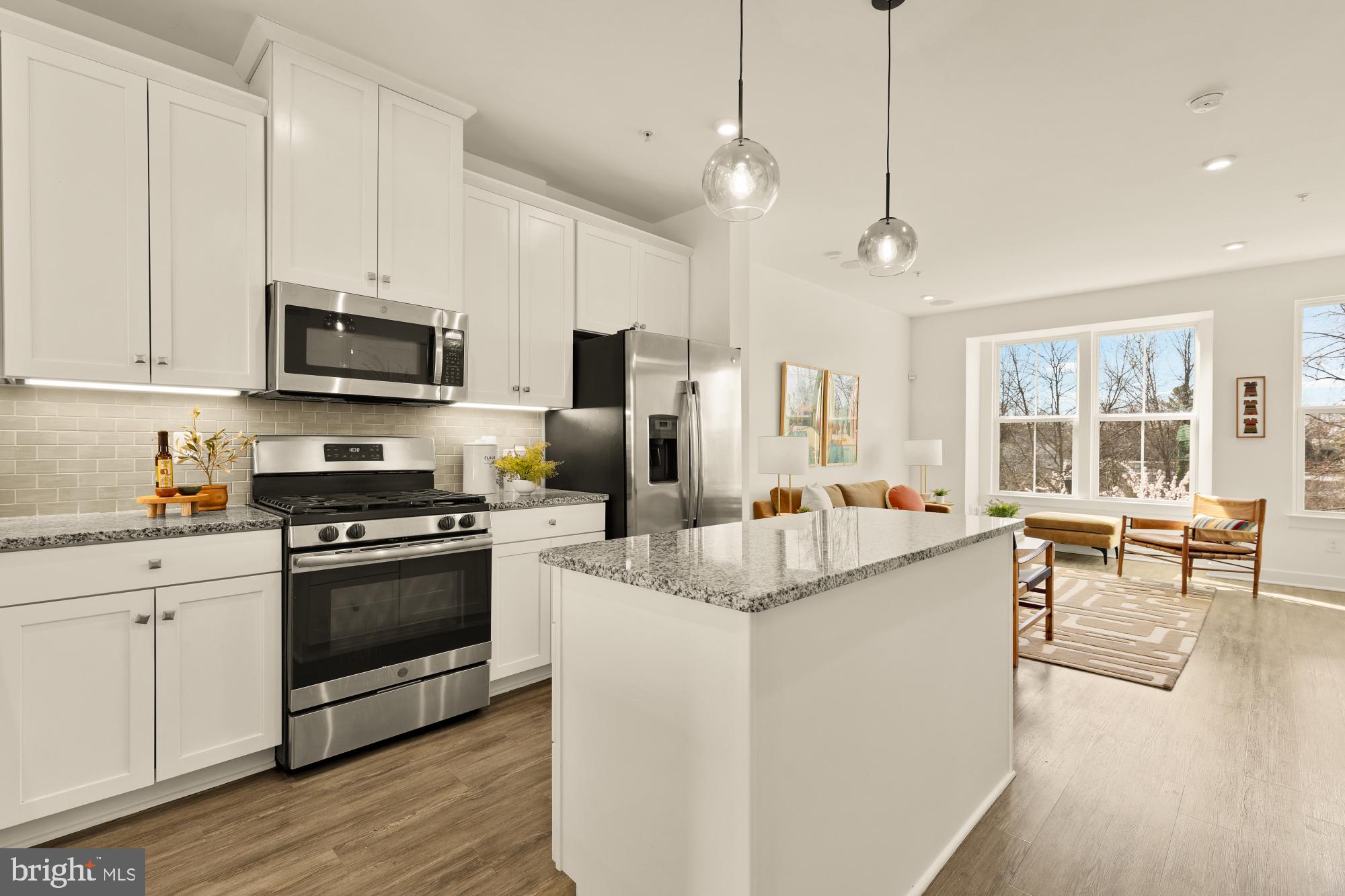 HYATTSVILLE - Residential