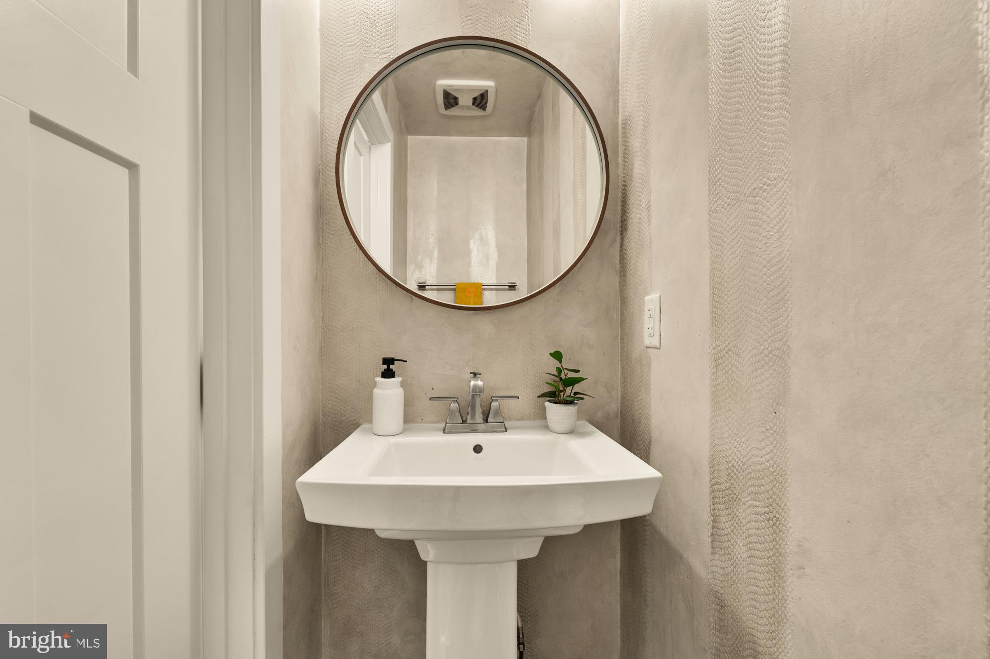 HYATTSVILLE - Residential