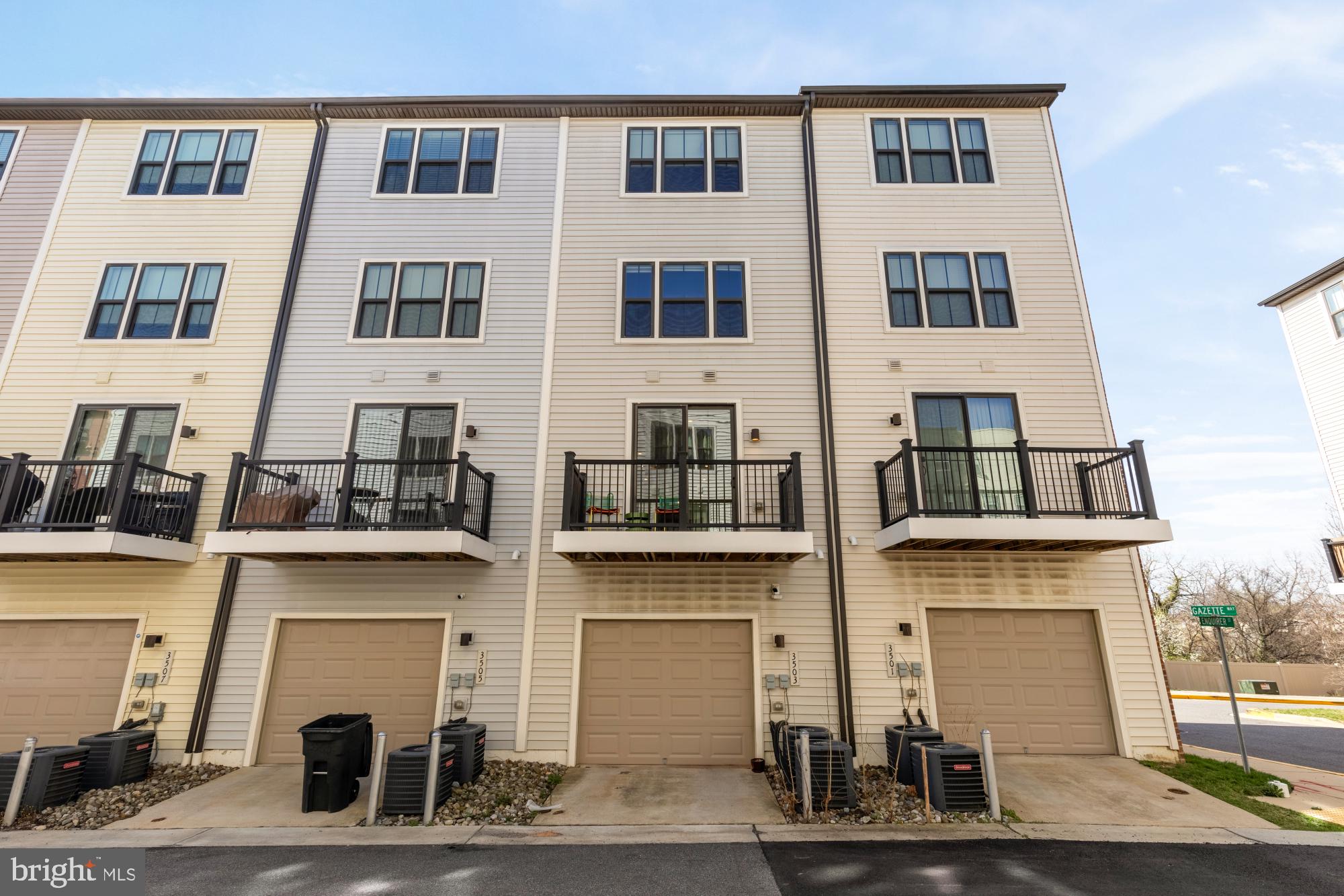 HYATTSVILLE - Residential