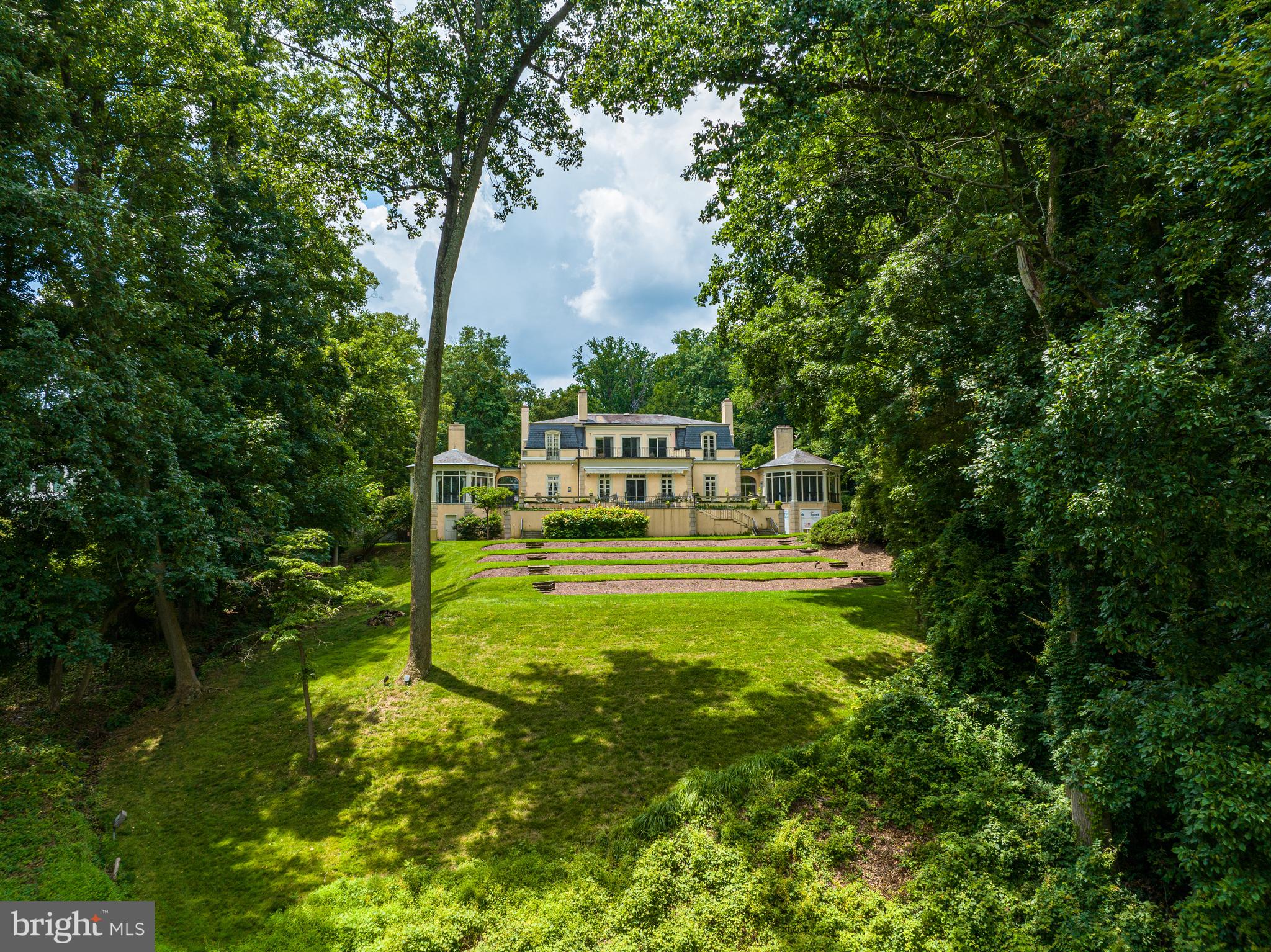 CHAIN BRIDGE - Residential