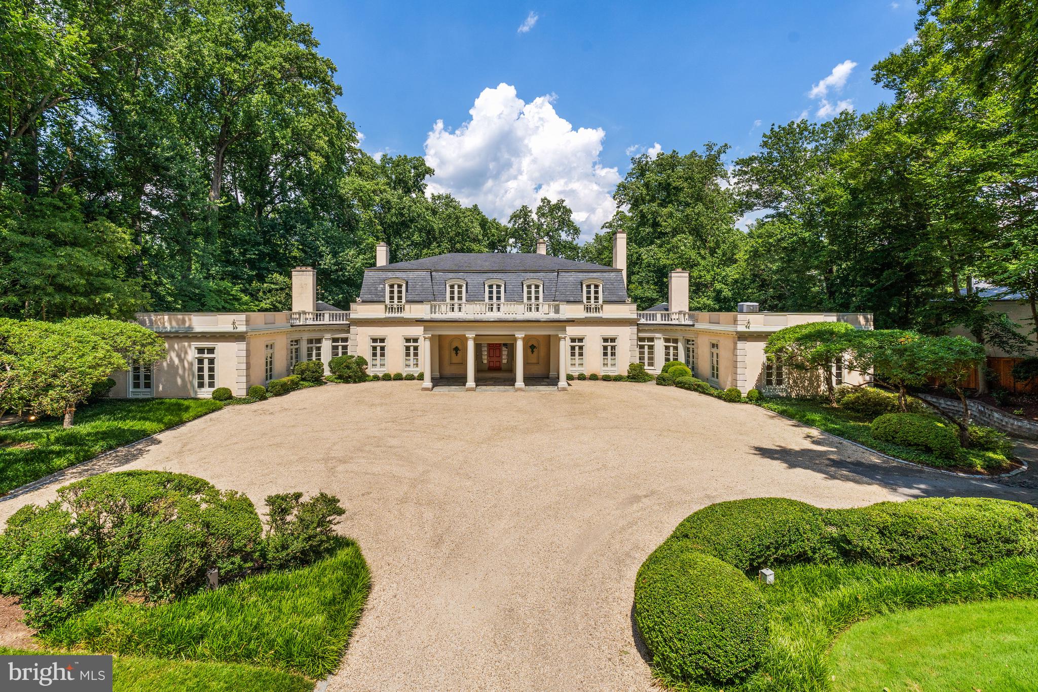 CHAIN BRIDGE - Residential