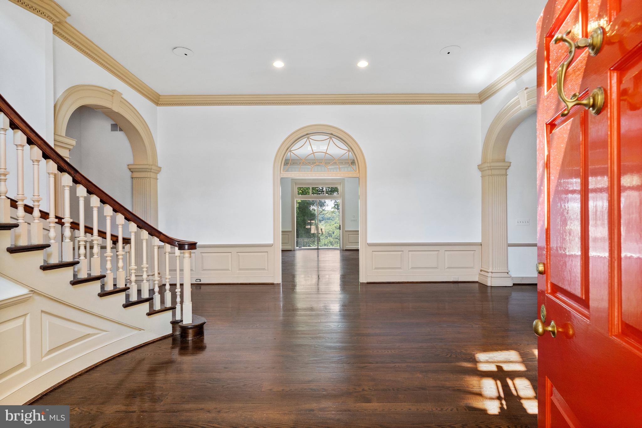 CHAIN BRIDGE - Residential