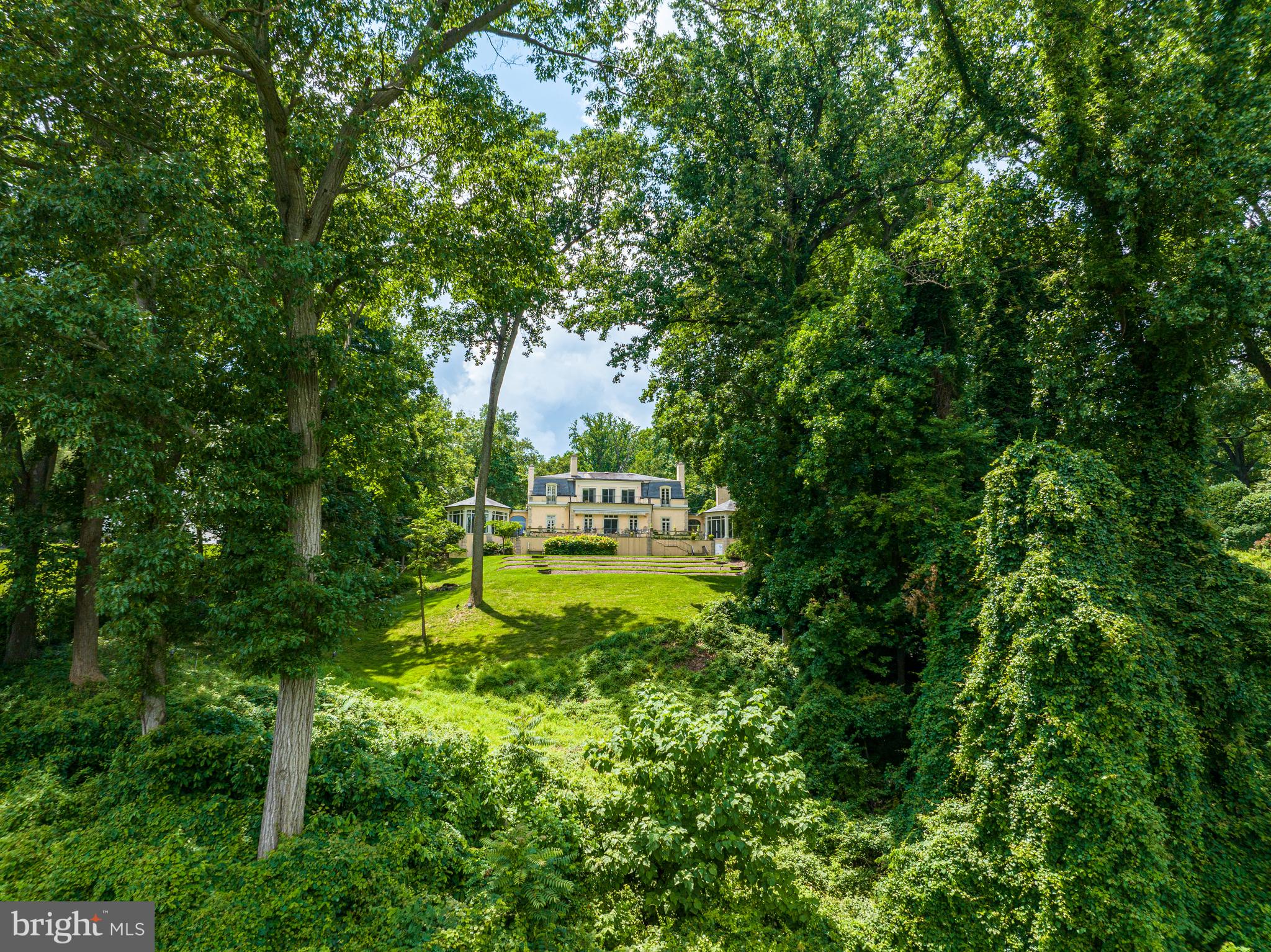 CHAIN BRIDGE - Residential