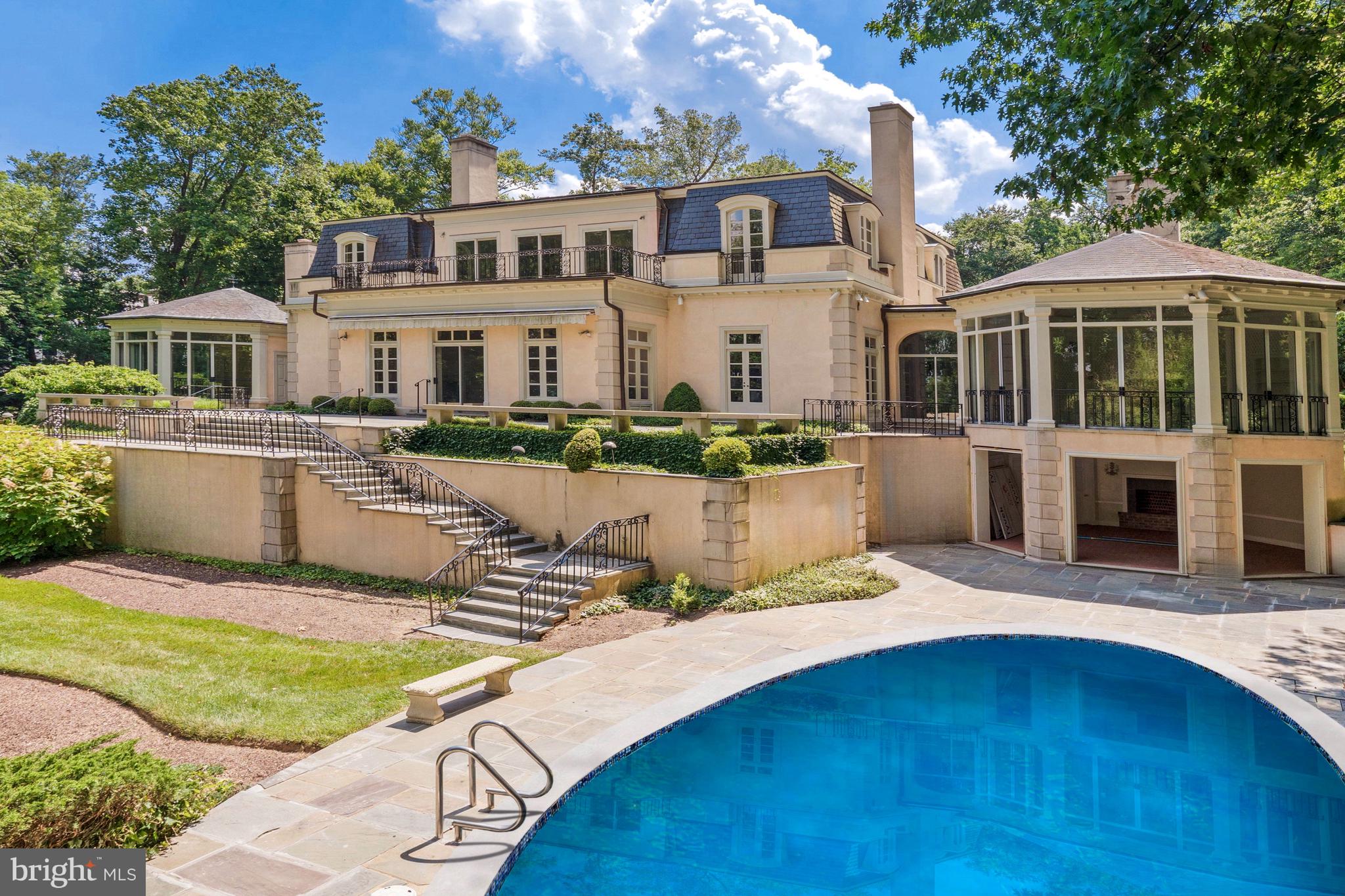 CHAIN BRIDGE - Residential