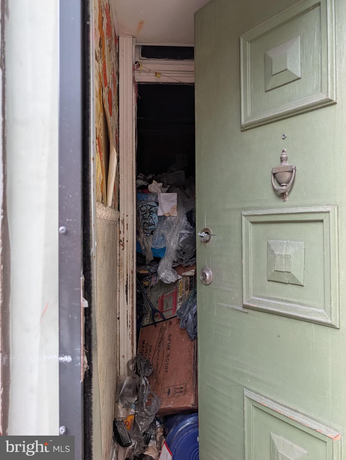2543 W SERGEANT STREET
